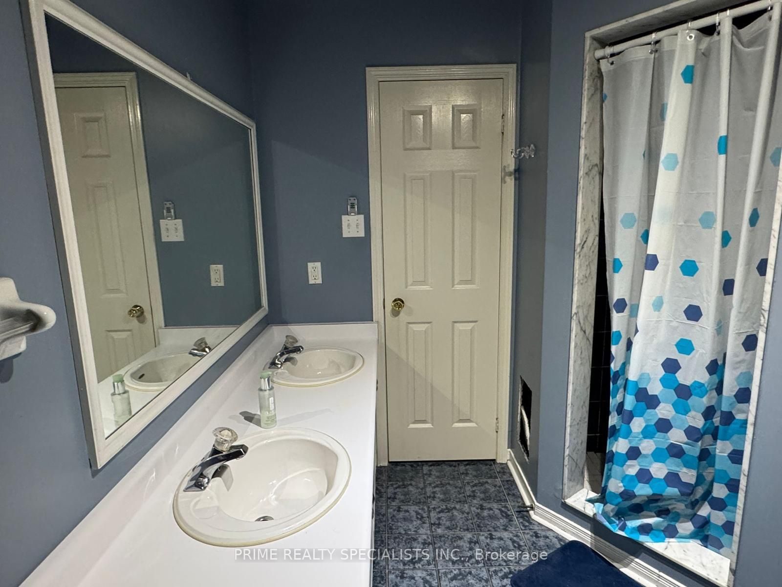 122 Olympia Crescent Property Photo 12