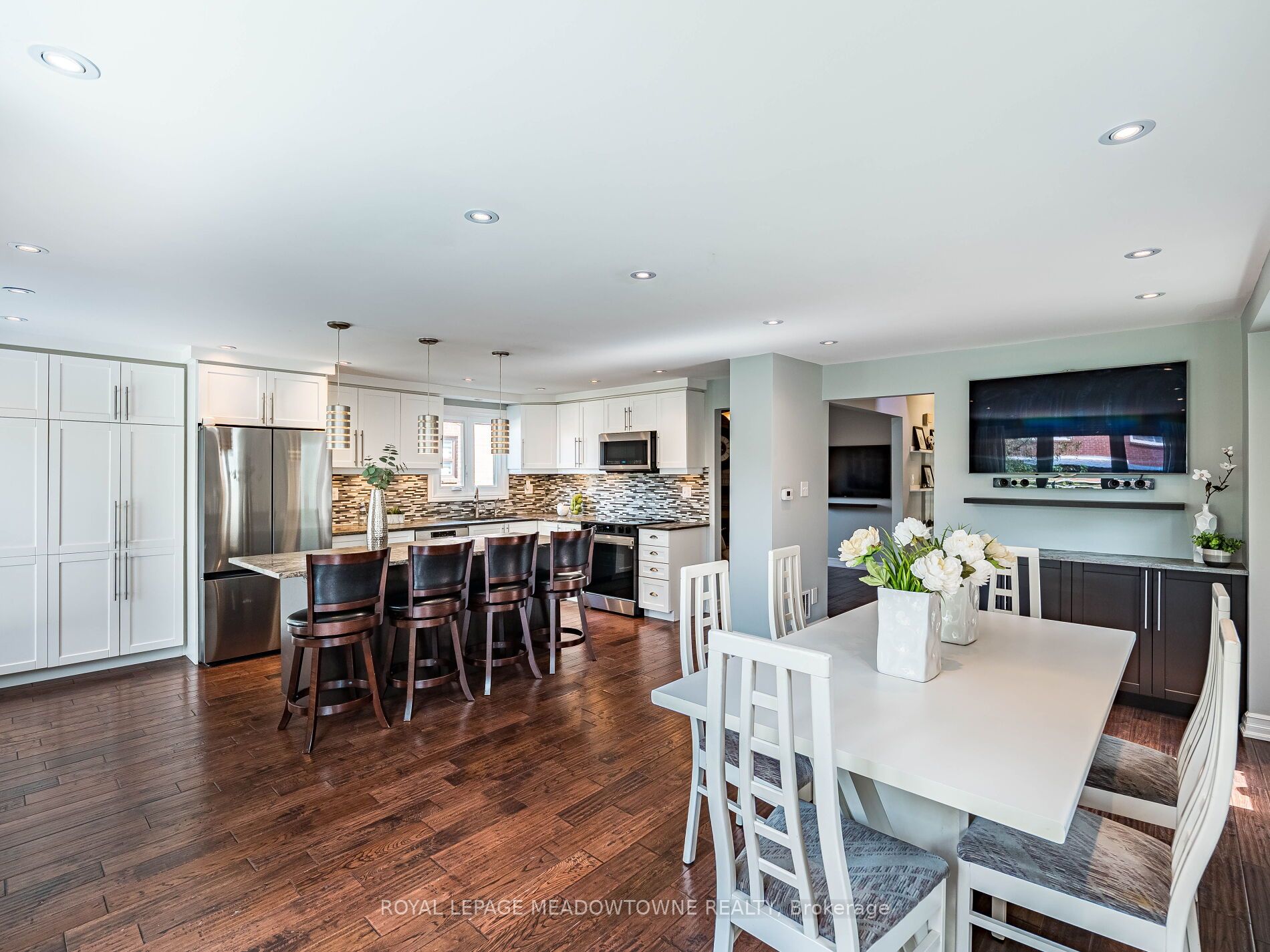 117 Fairglen Avenue Property Photo 10