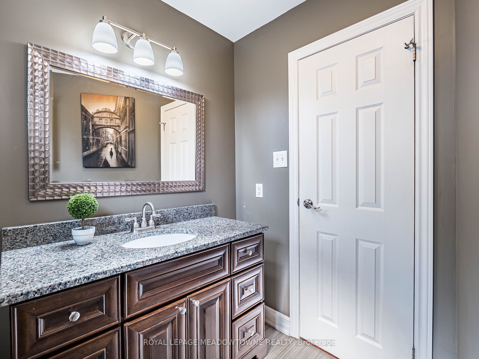 117 Fairglen Avenue Property Photo 24