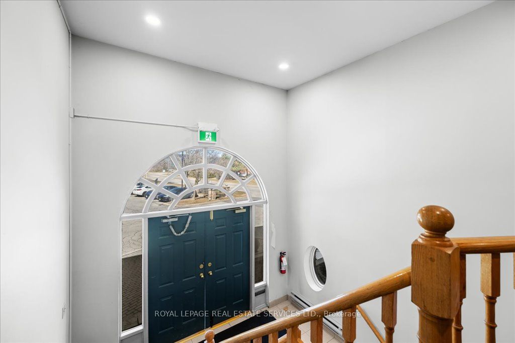 414 N Service Rd E Property Photo 3