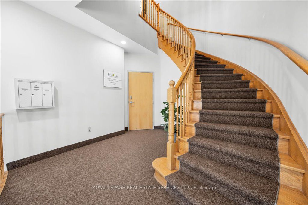 414 N Service Rd E Property Photo 4