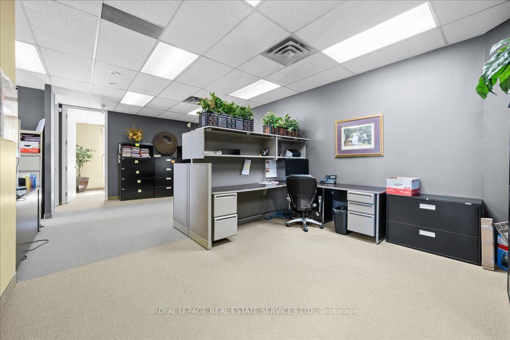 414 N Service Rd E Property Photo 7