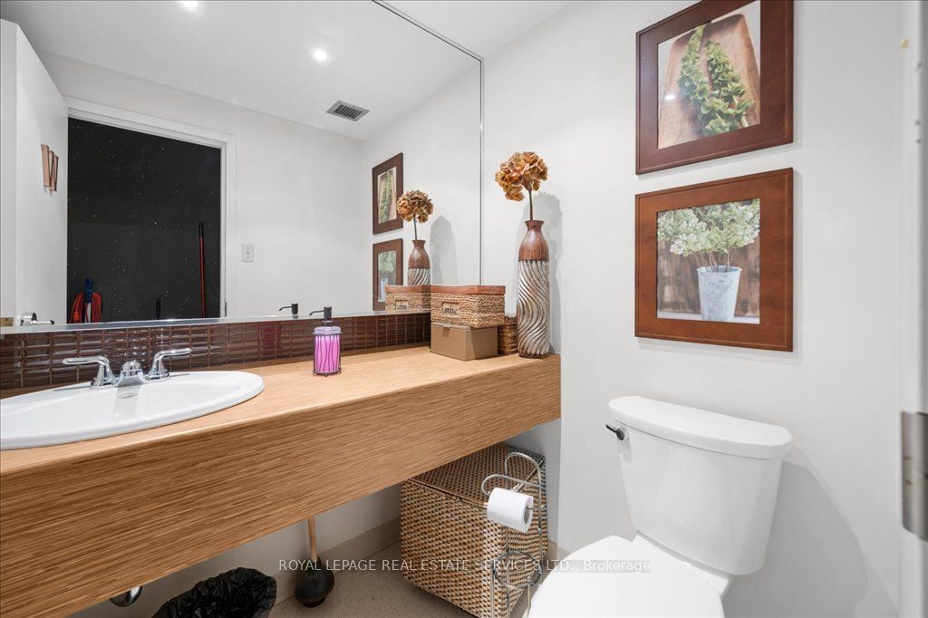 414 N Service Rd E Property Photo 21