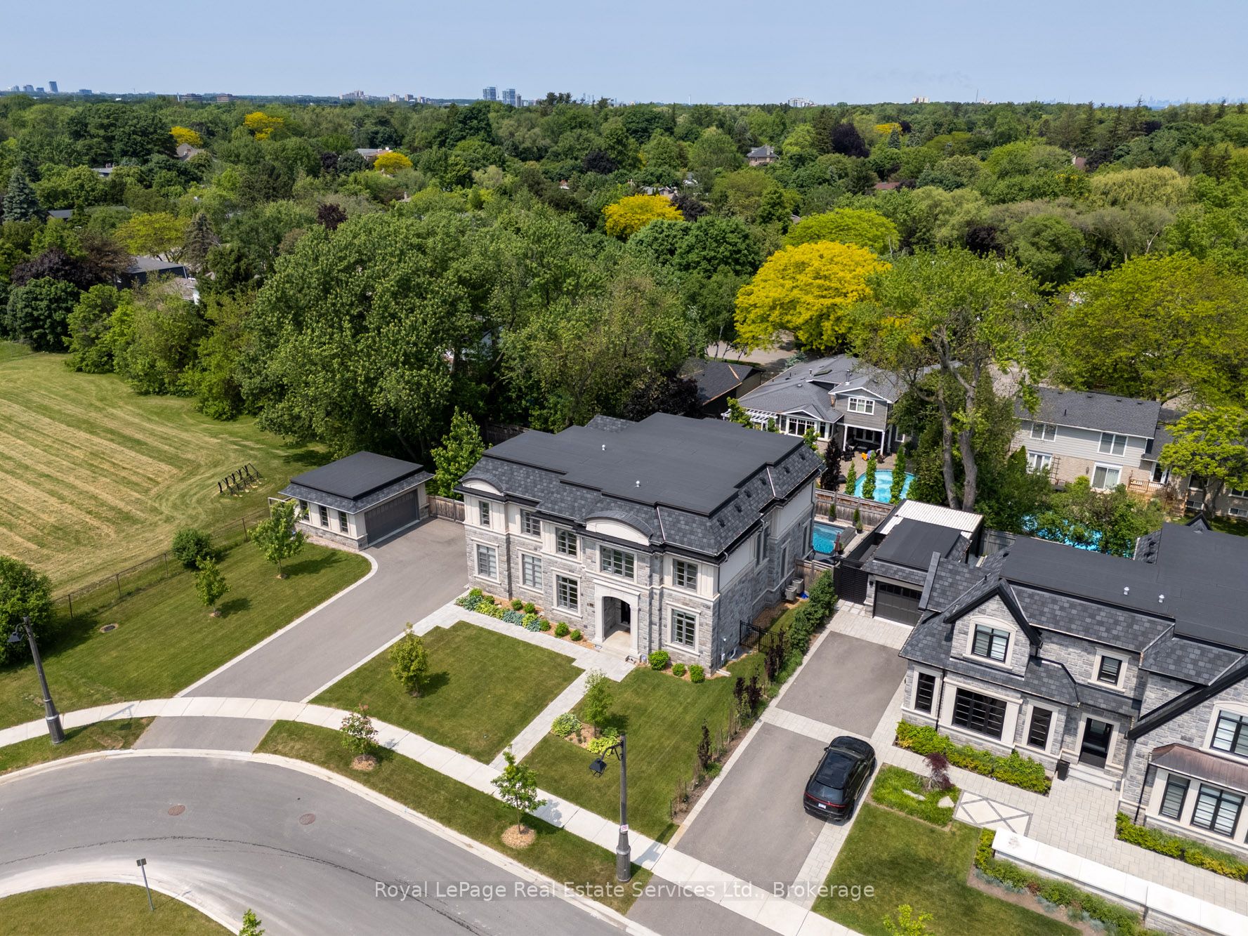 215 Prince George Crescent Property Photo 1