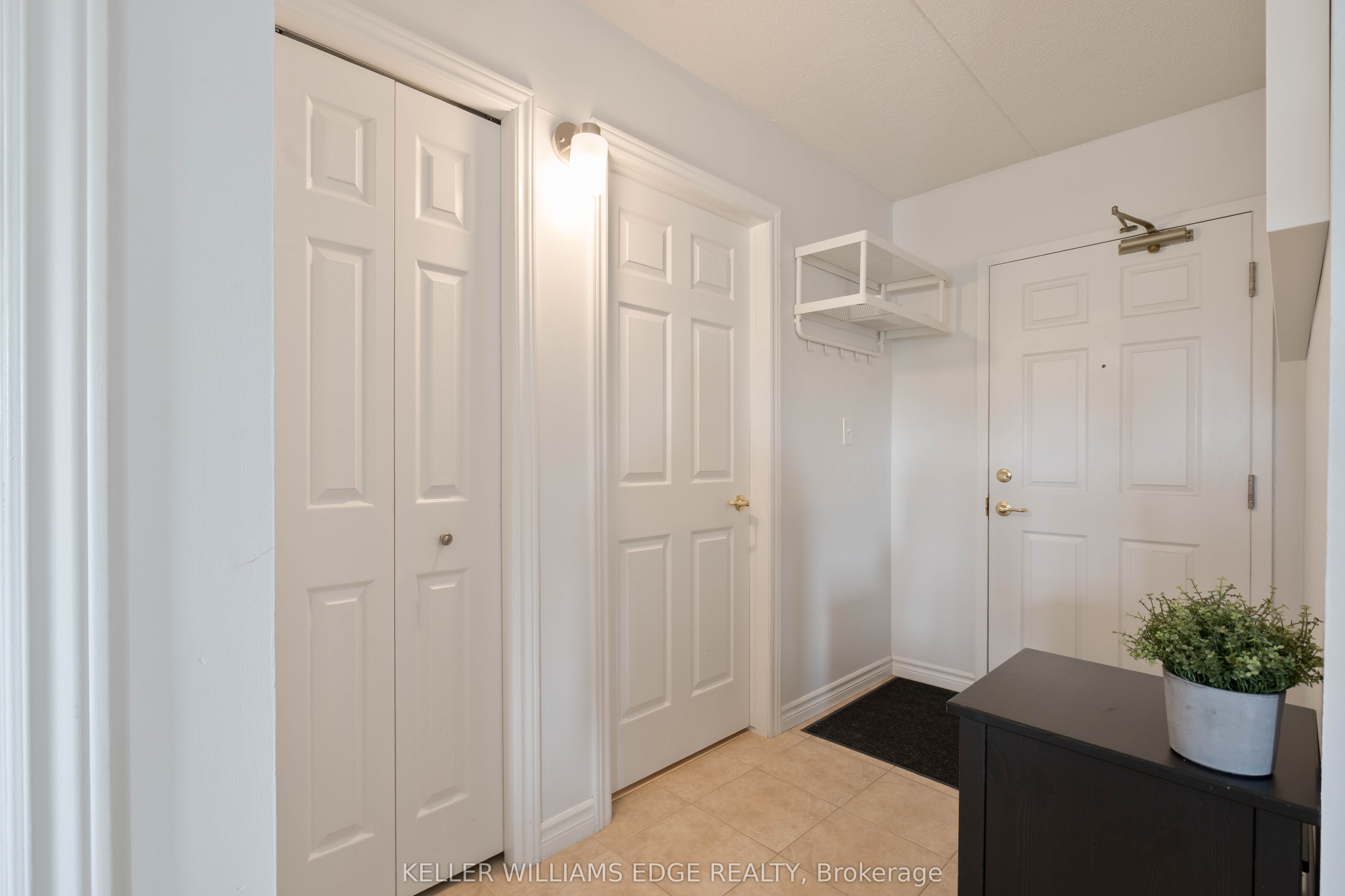 4450 Fairview Street 304 Property Photo 3