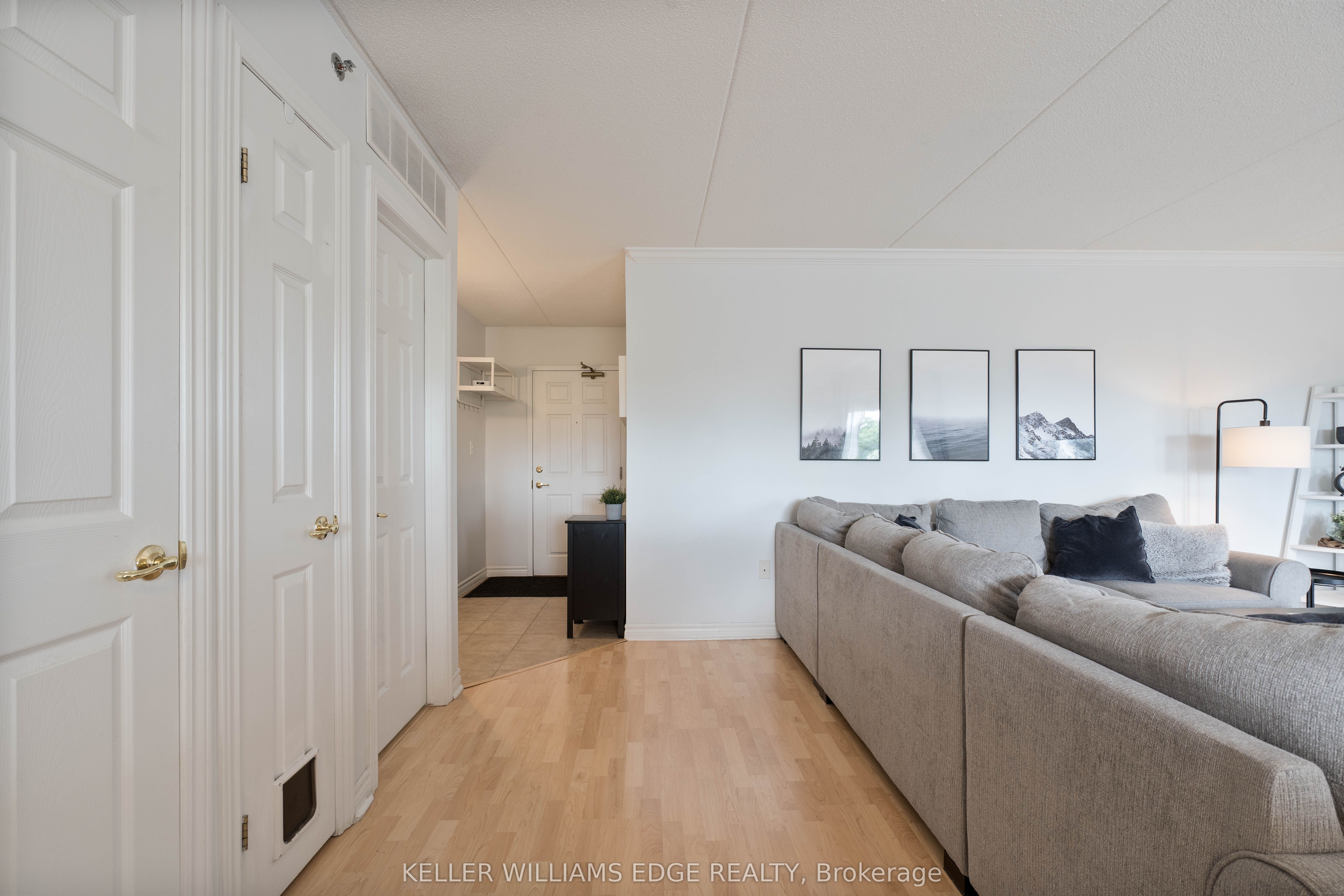 4450 Fairview Street 304 Property Photo 4