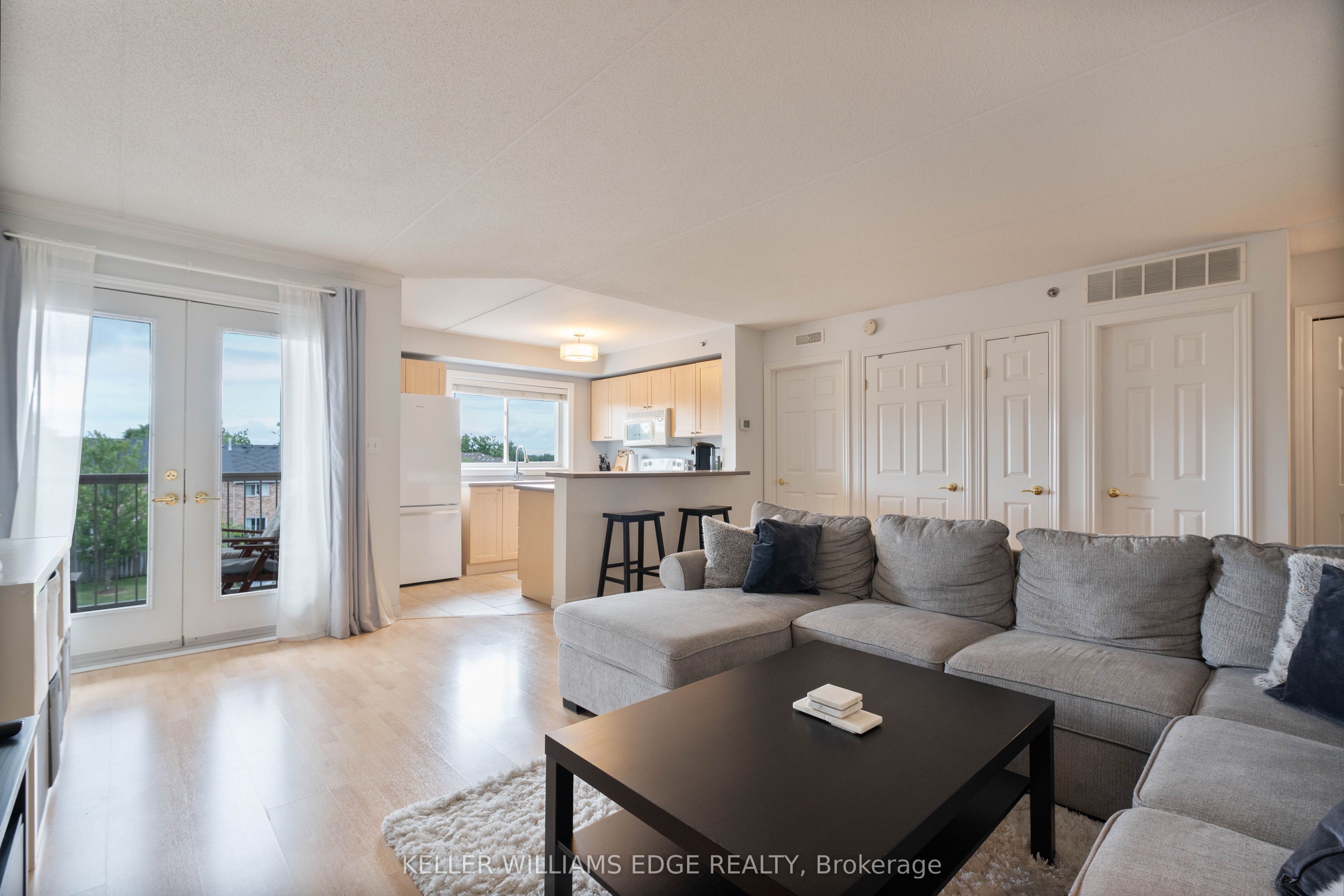 4450 Fairview Street 304 Property Photo 9