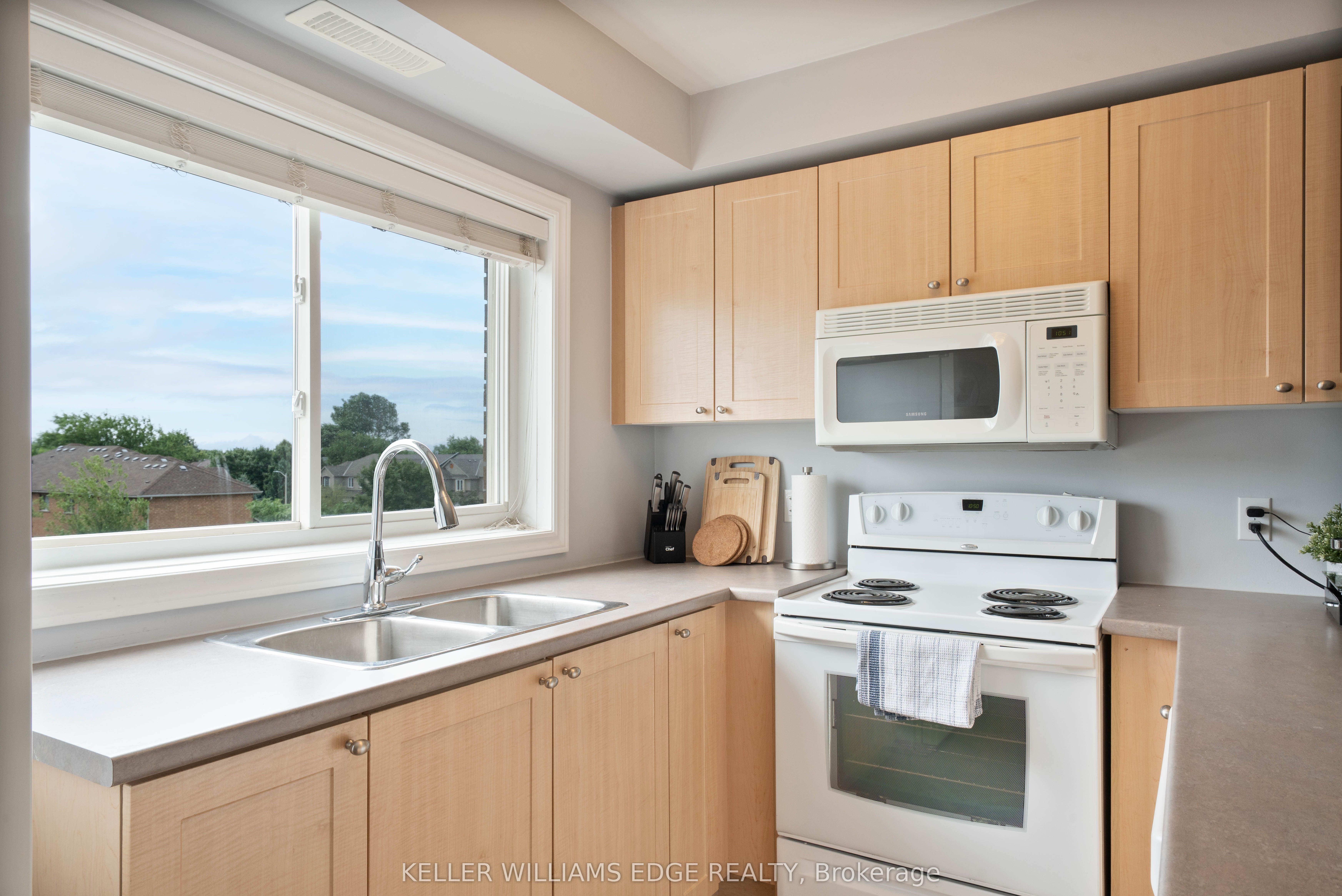 4450 Fairview Street 304 Property Photo 13