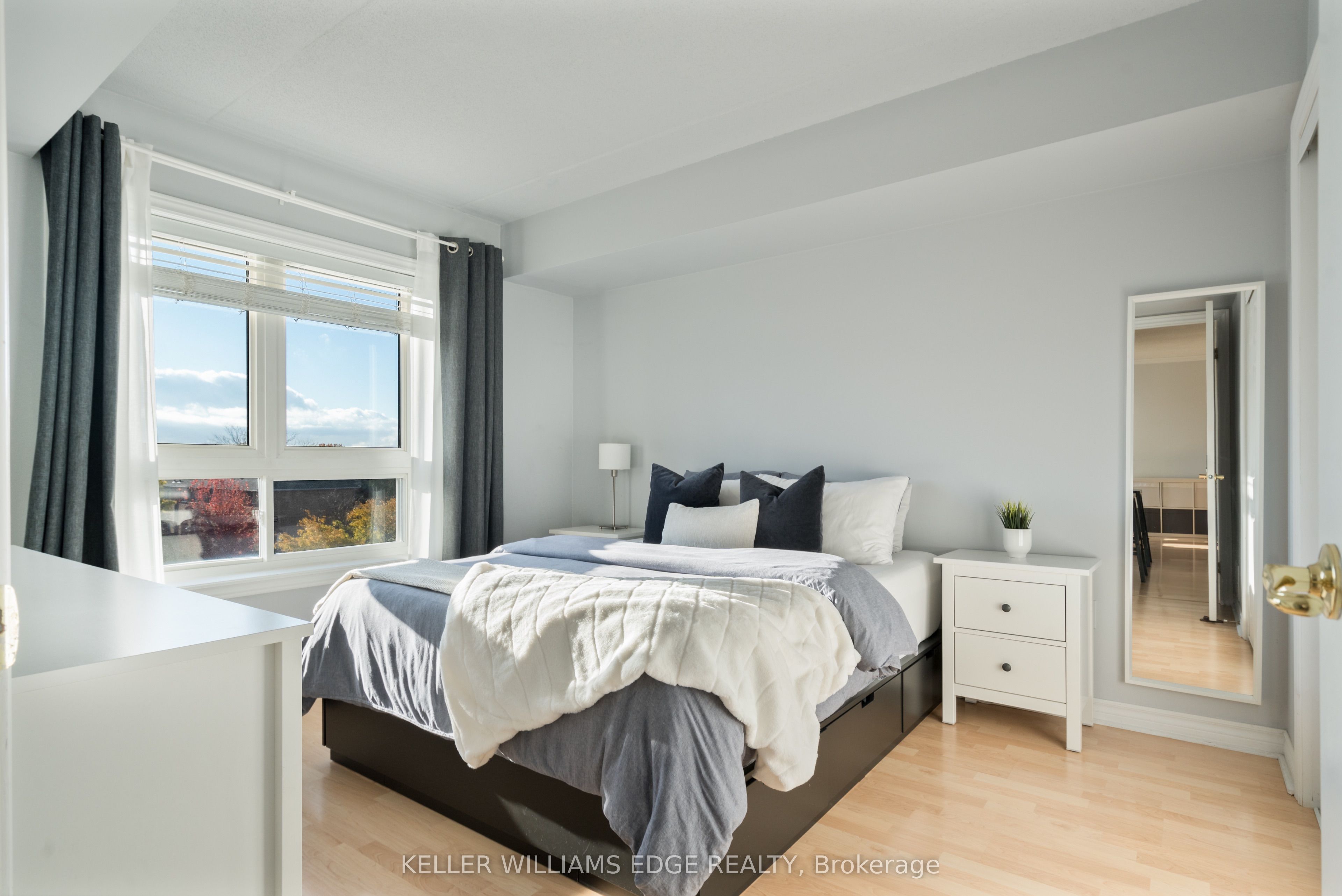 4450 Fairview Street 304 Property Photo 14