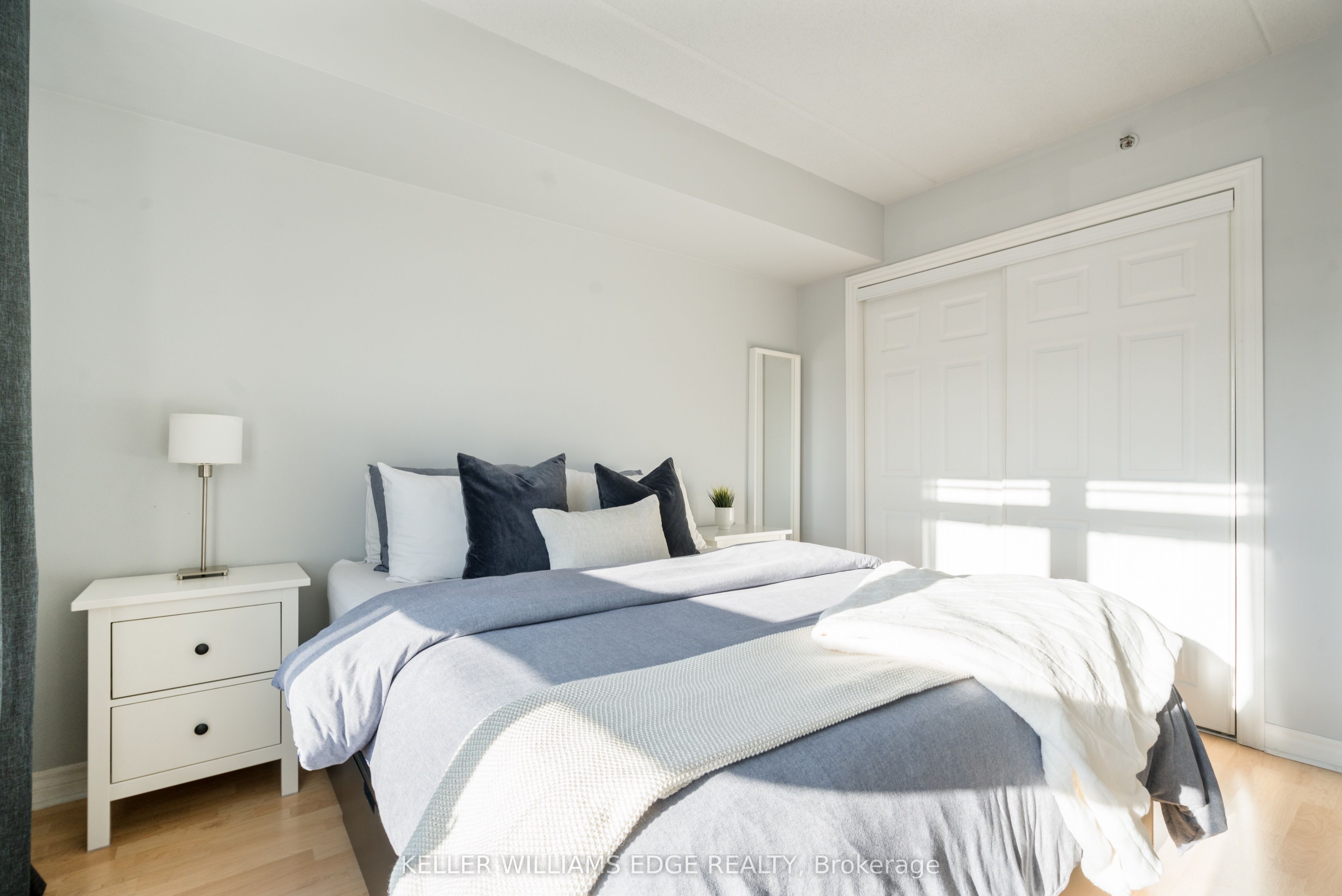 4450 Fairview Street 304 Property Photo 15