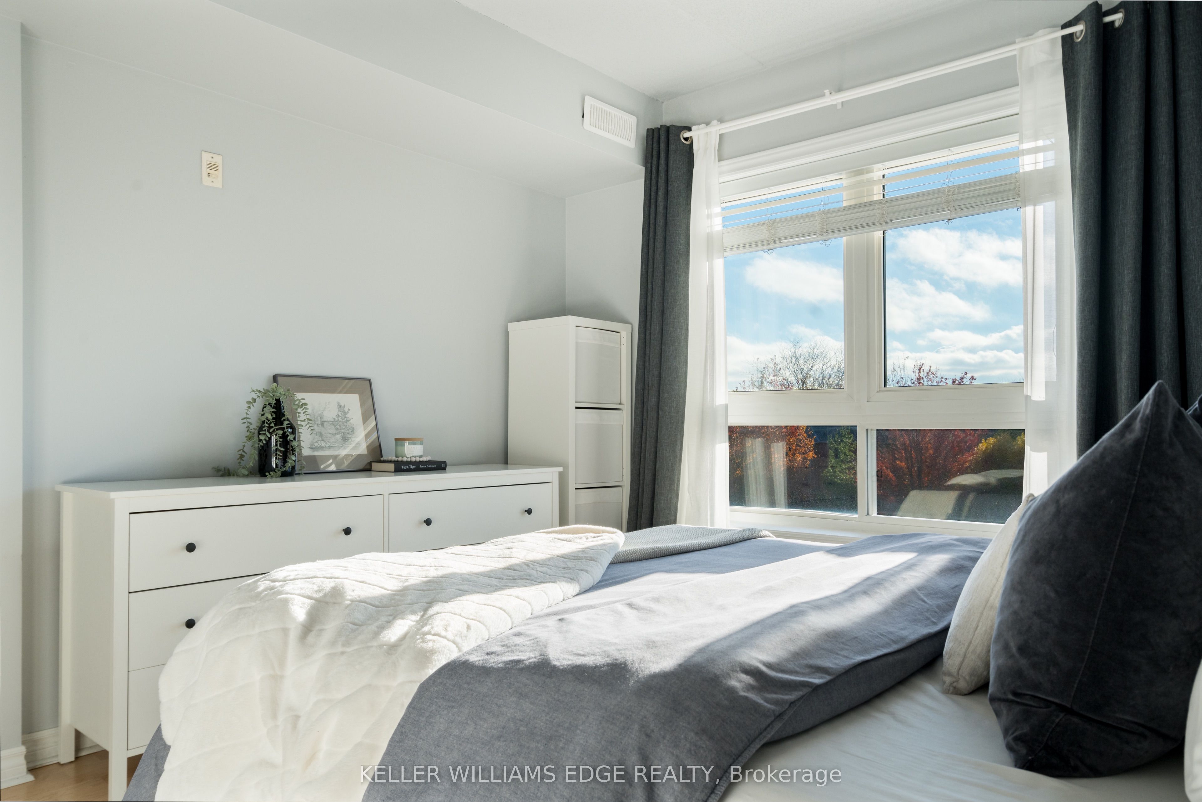 4450 Fairview Street 304 Property Photo 18