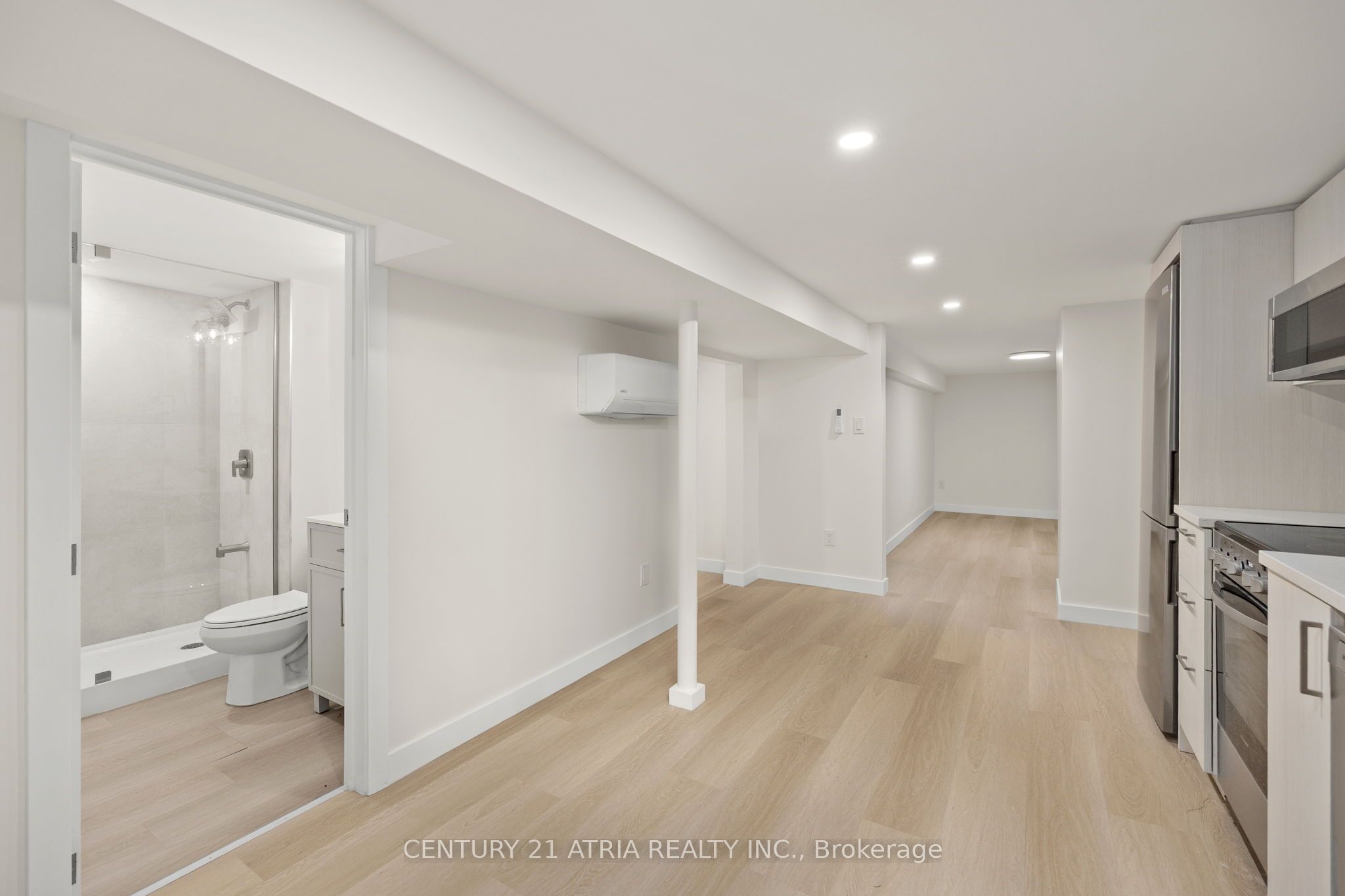 451 Lansdowne Avenue Basement Front Unit Property Photo 9