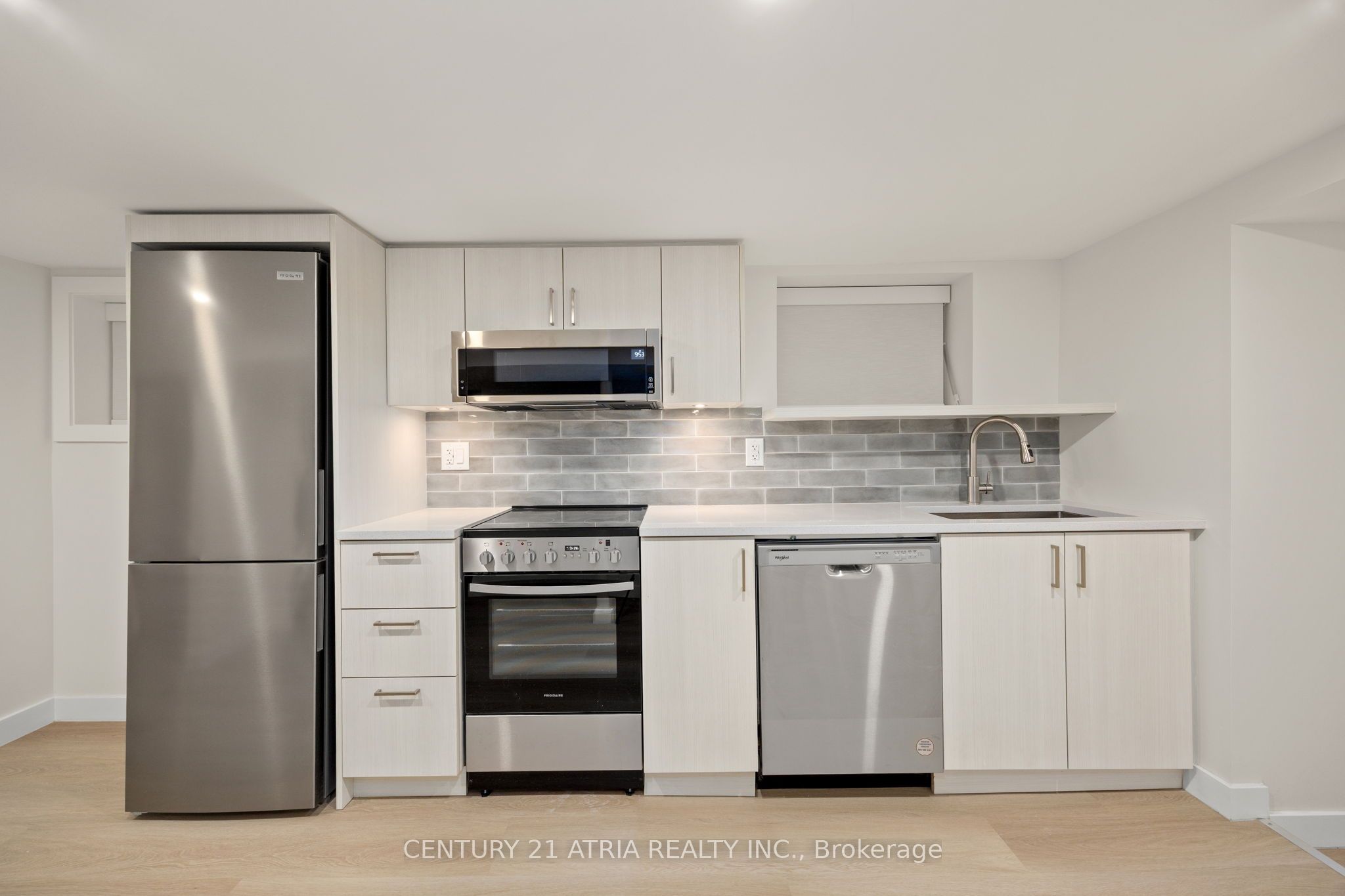 451 Lansdowne Avenue Basement Front Unit Property Photo 10