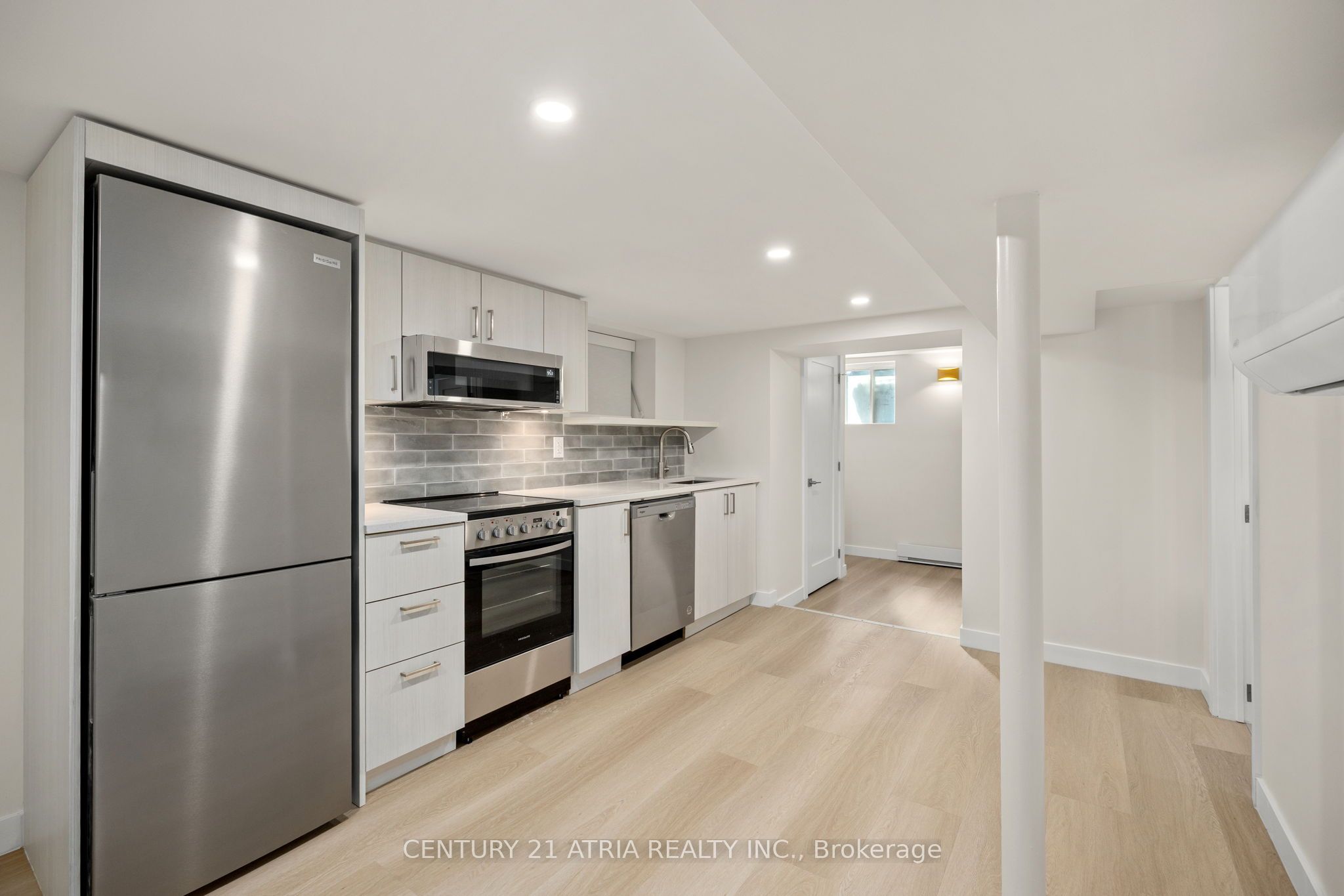 451 Lansdowne Avenue Basement Front Unit Property Photo 11