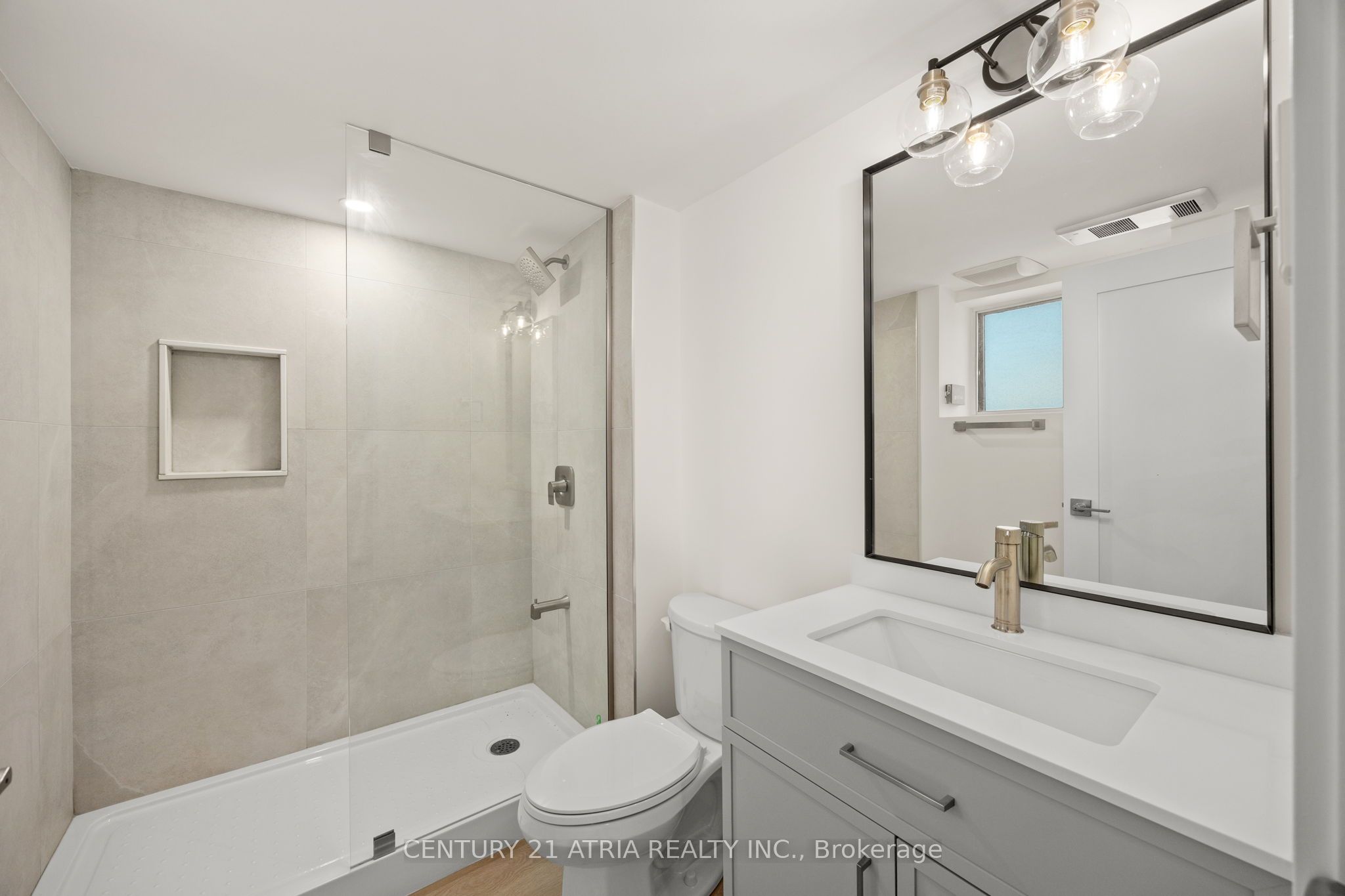 451 Lansdowne Avenue Basement Front Unit Property Photo 12