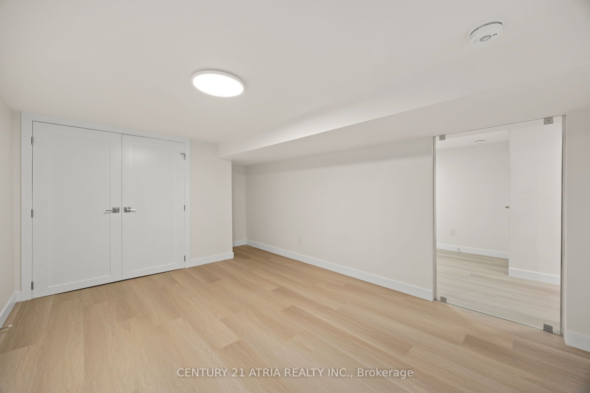 451 Lansdowne Avenue Basement Front Unit Property Photo 15