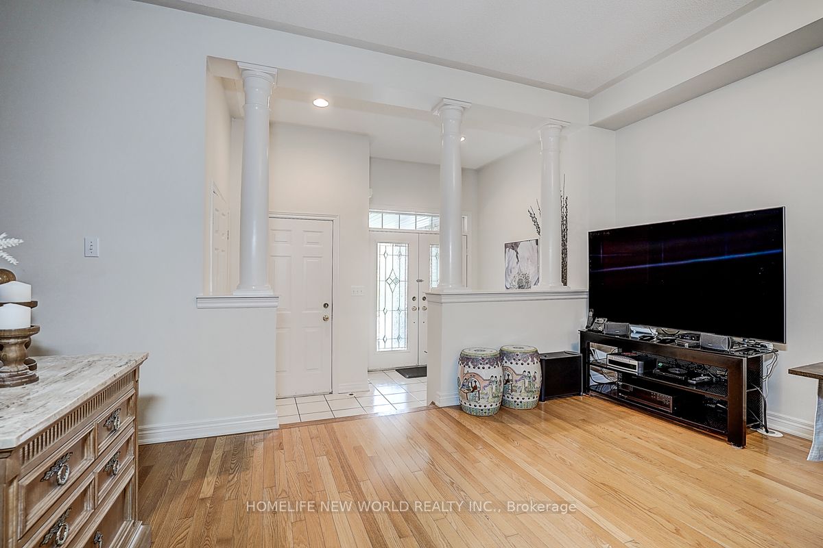 2305 Woodfield Road Property Photo 8