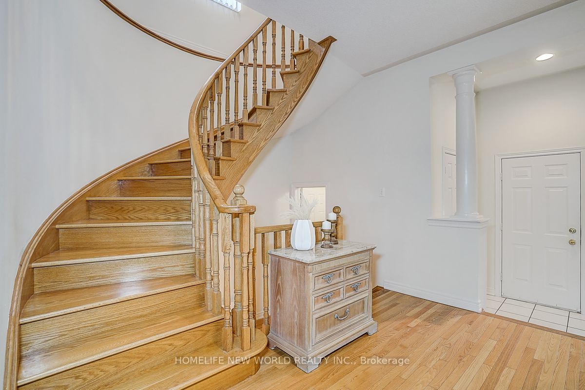 2305 Woodfield Road Property Photo 23