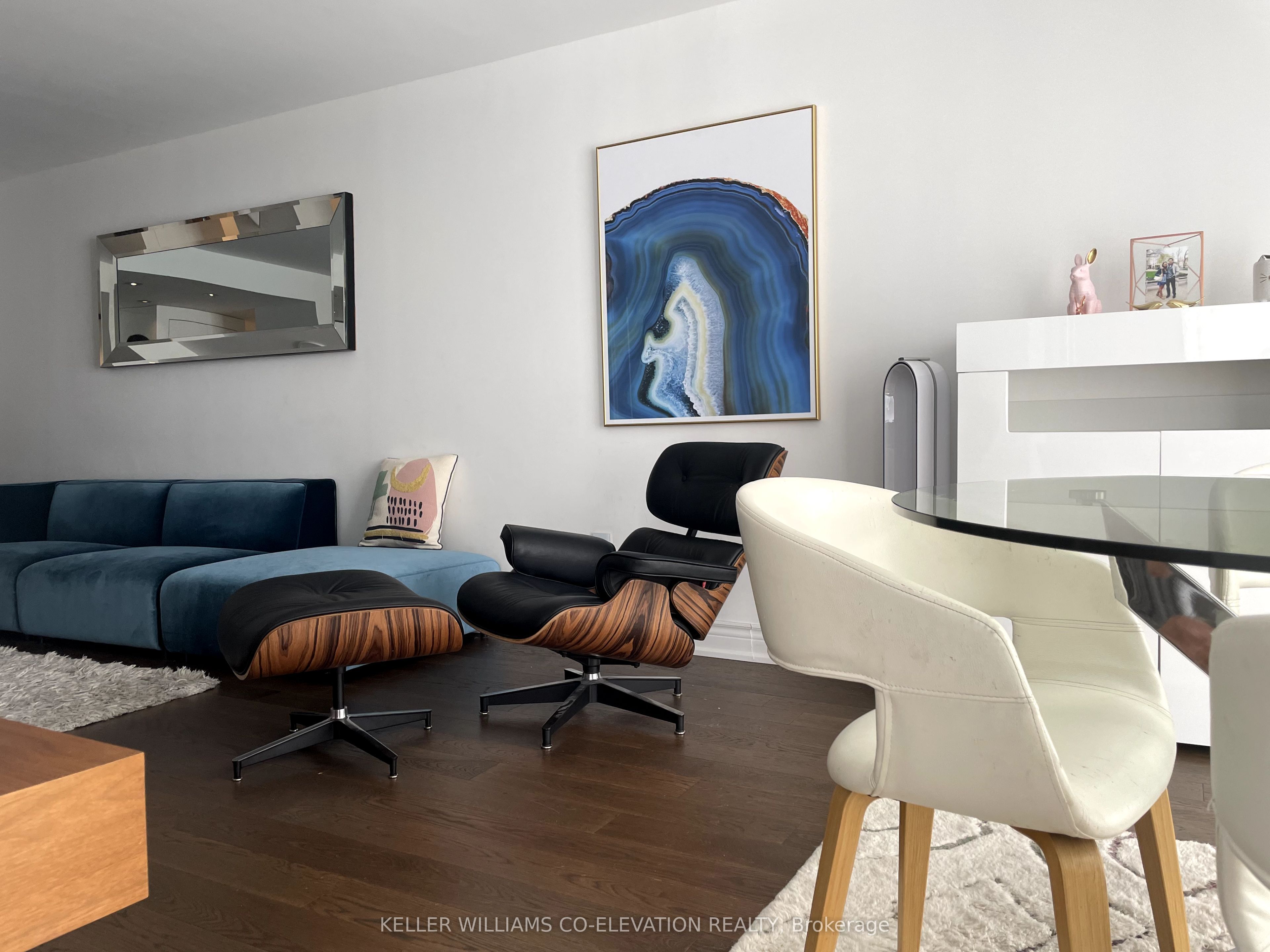 2091 Hurontario Street 707 Property Photo 8