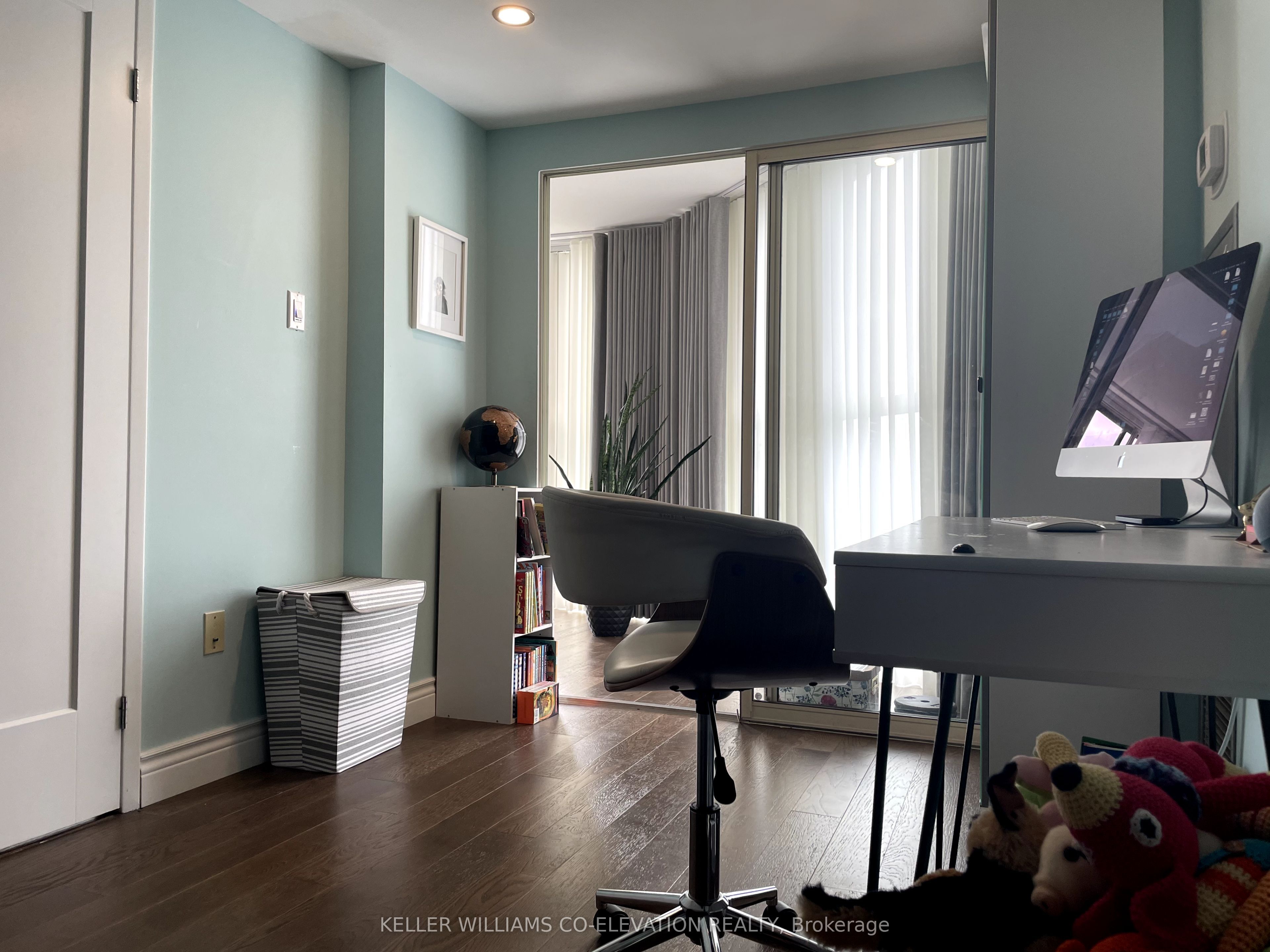 2091 Hurontario Street 707 Property Photo 14