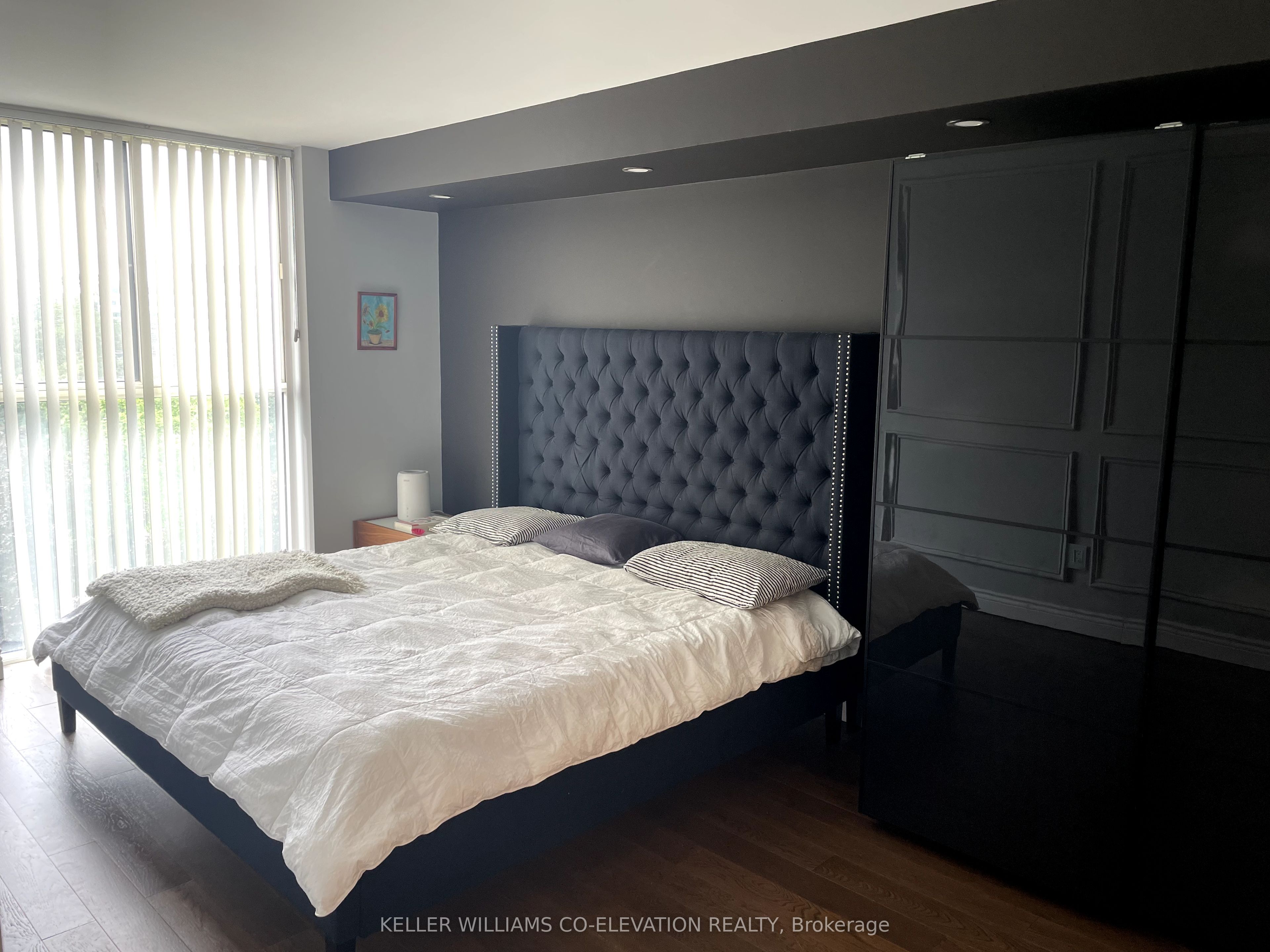 2091 Hurontario Street 707 Property Photo 17