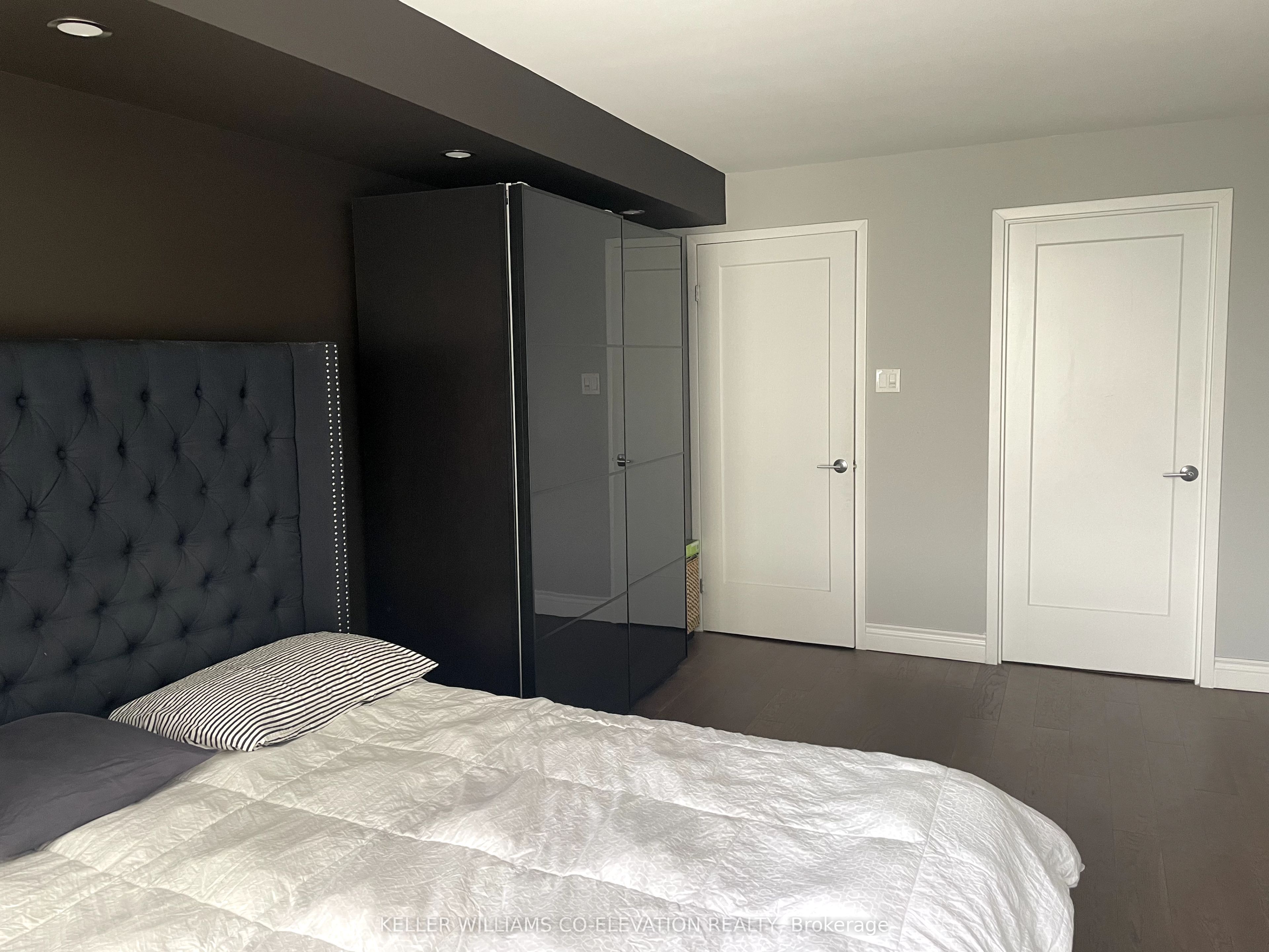 2091 Hurontario Street 707 Property Photo 19