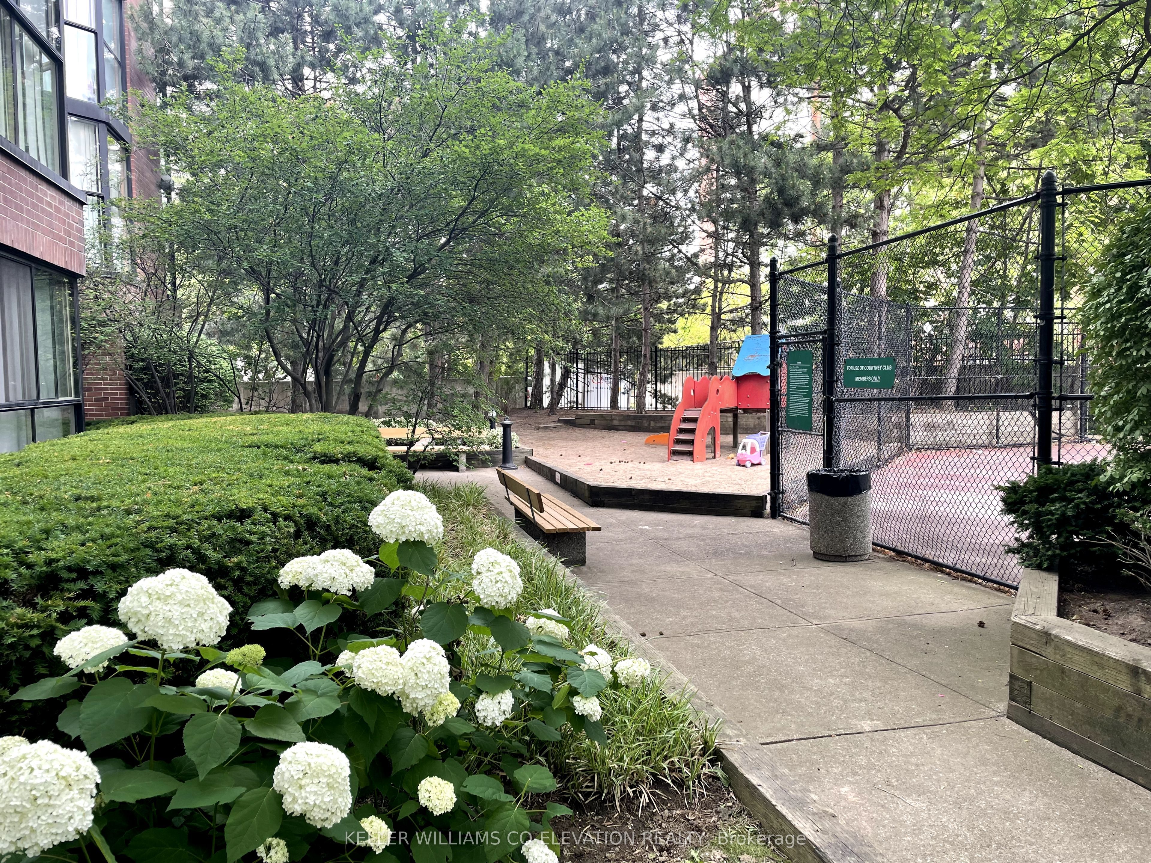 2091 Hurontario Street 707 Property Photo 22