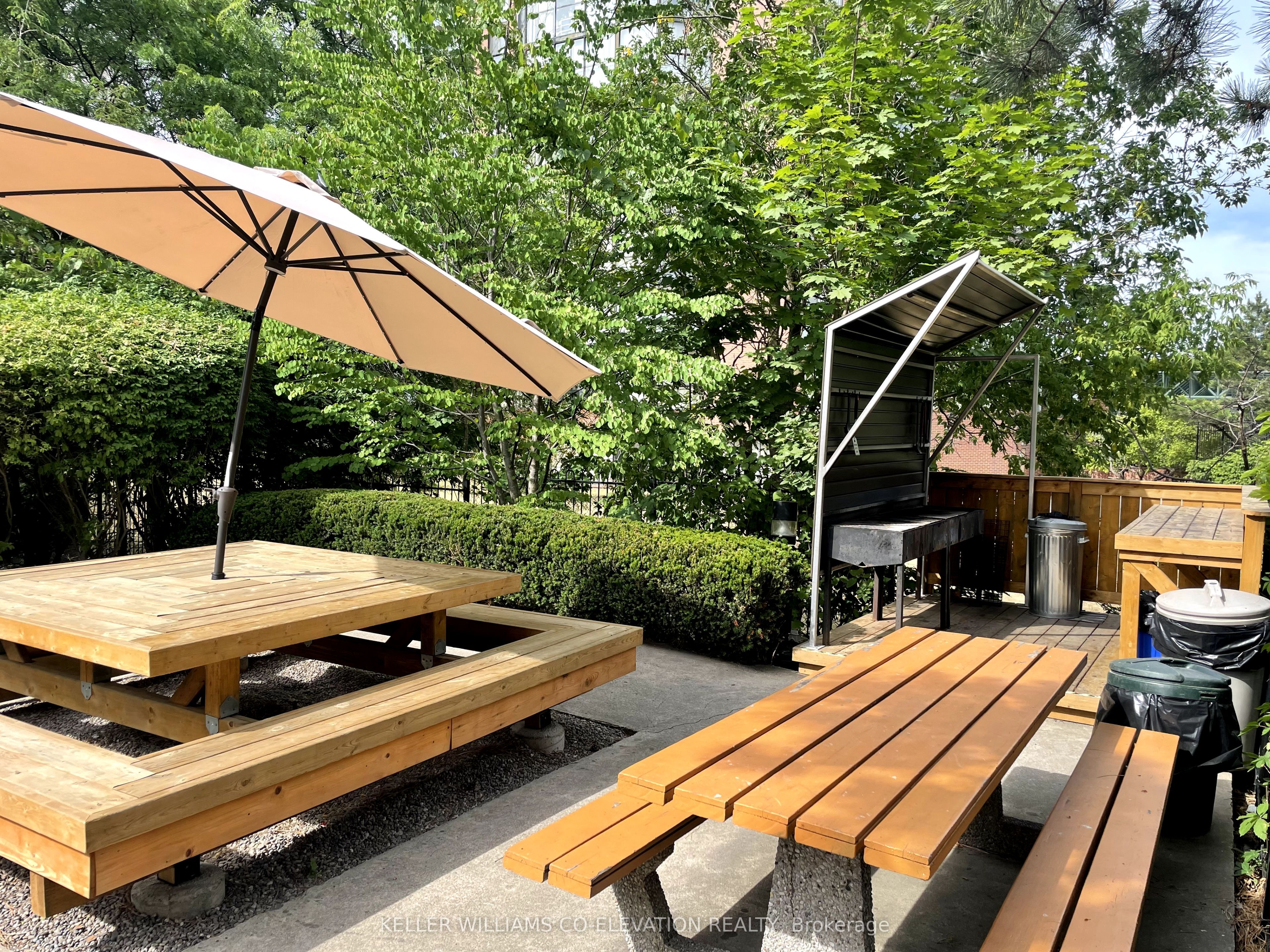 2091 Hurontario Street 707 Property Photo 24