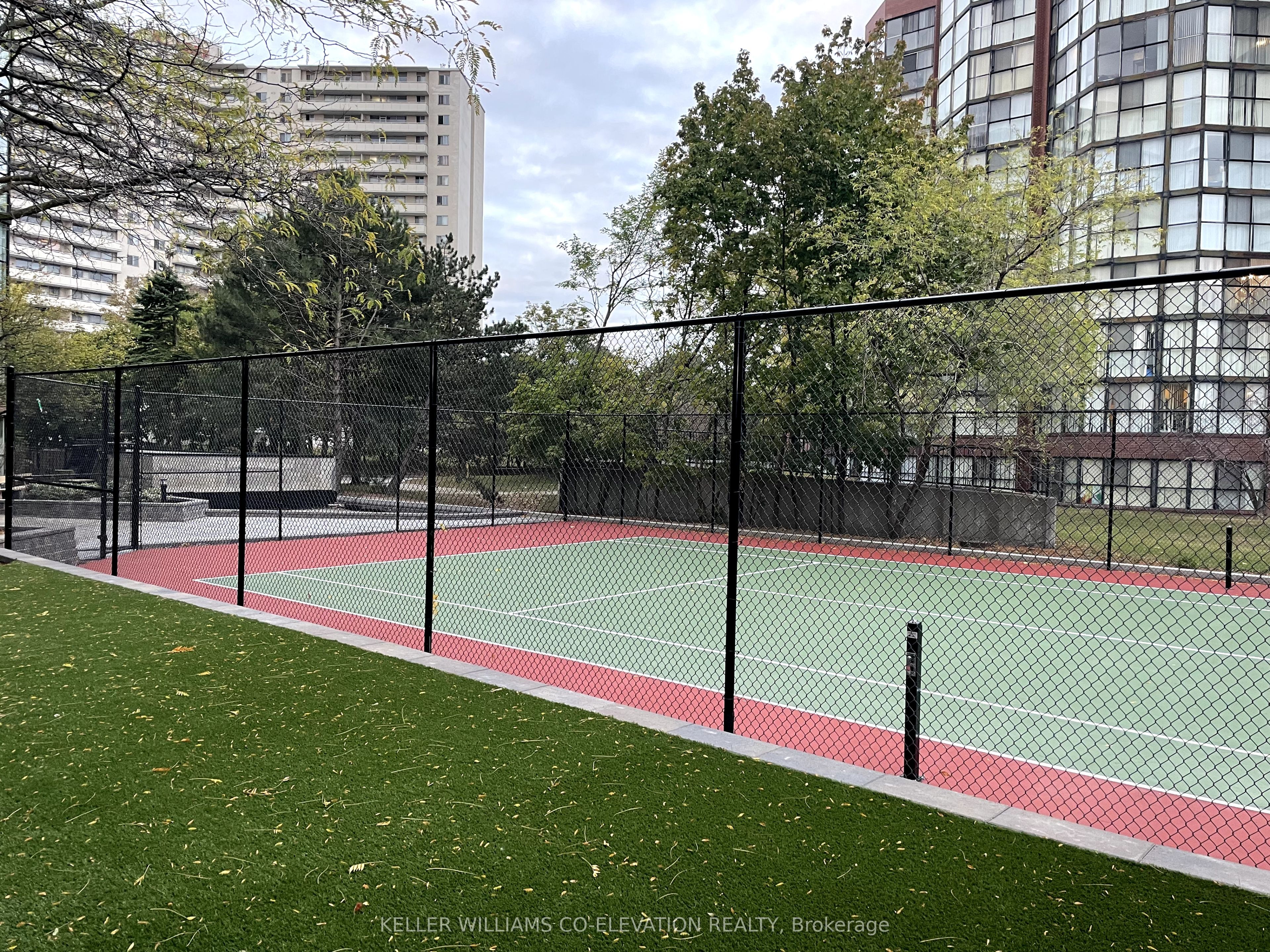 2091 Hurontario Street 707 Property Photo 28