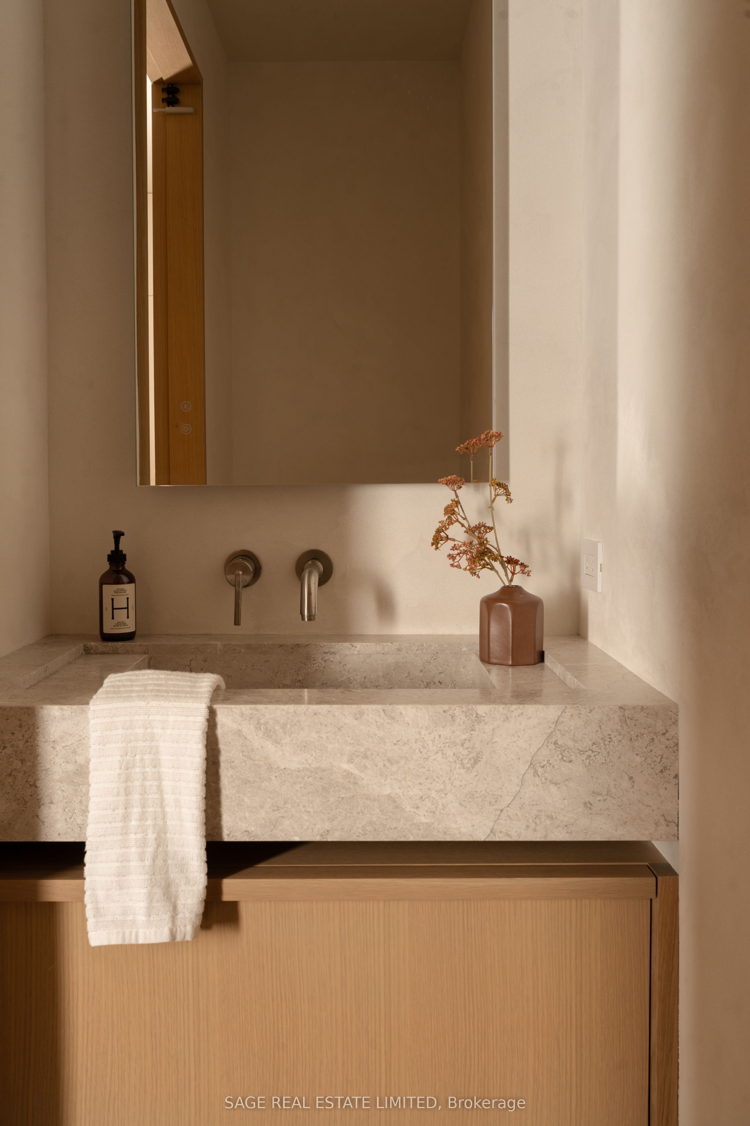 38 Ravensbourne Crescent Property Photo 10