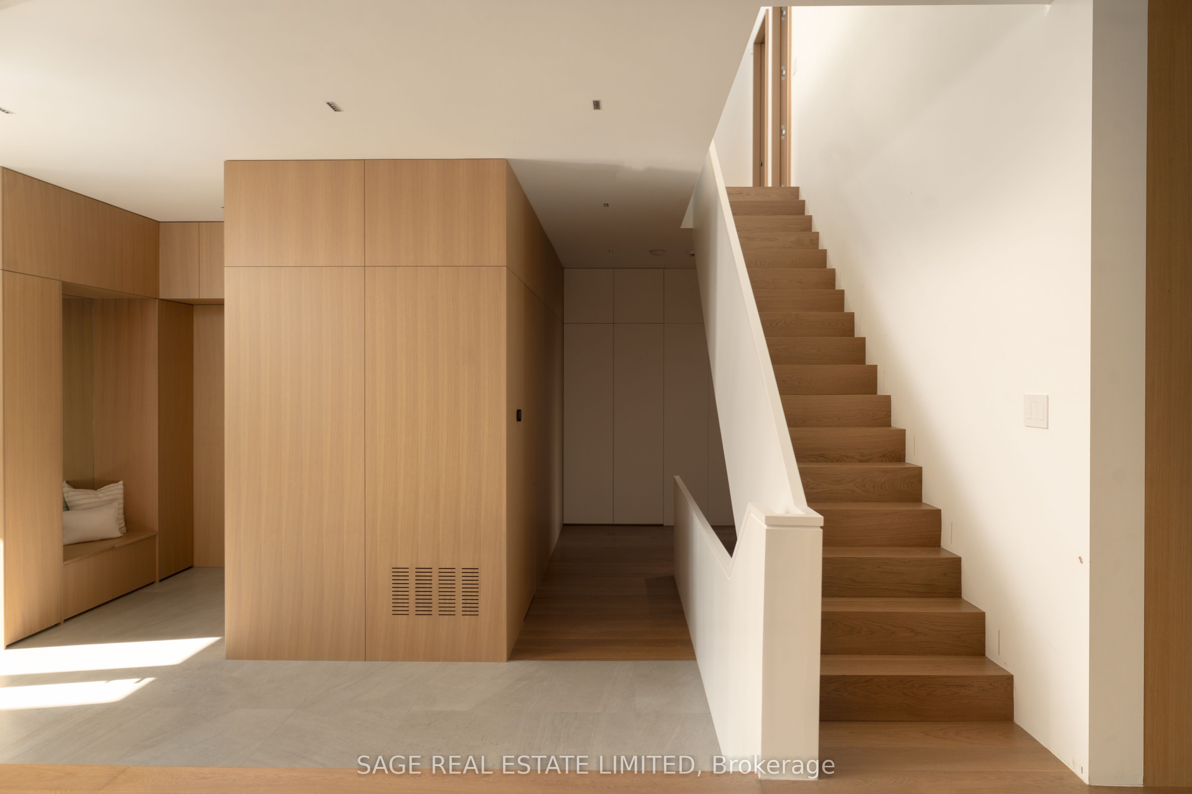 38 Ravensbourne Crescent Property Photo 20