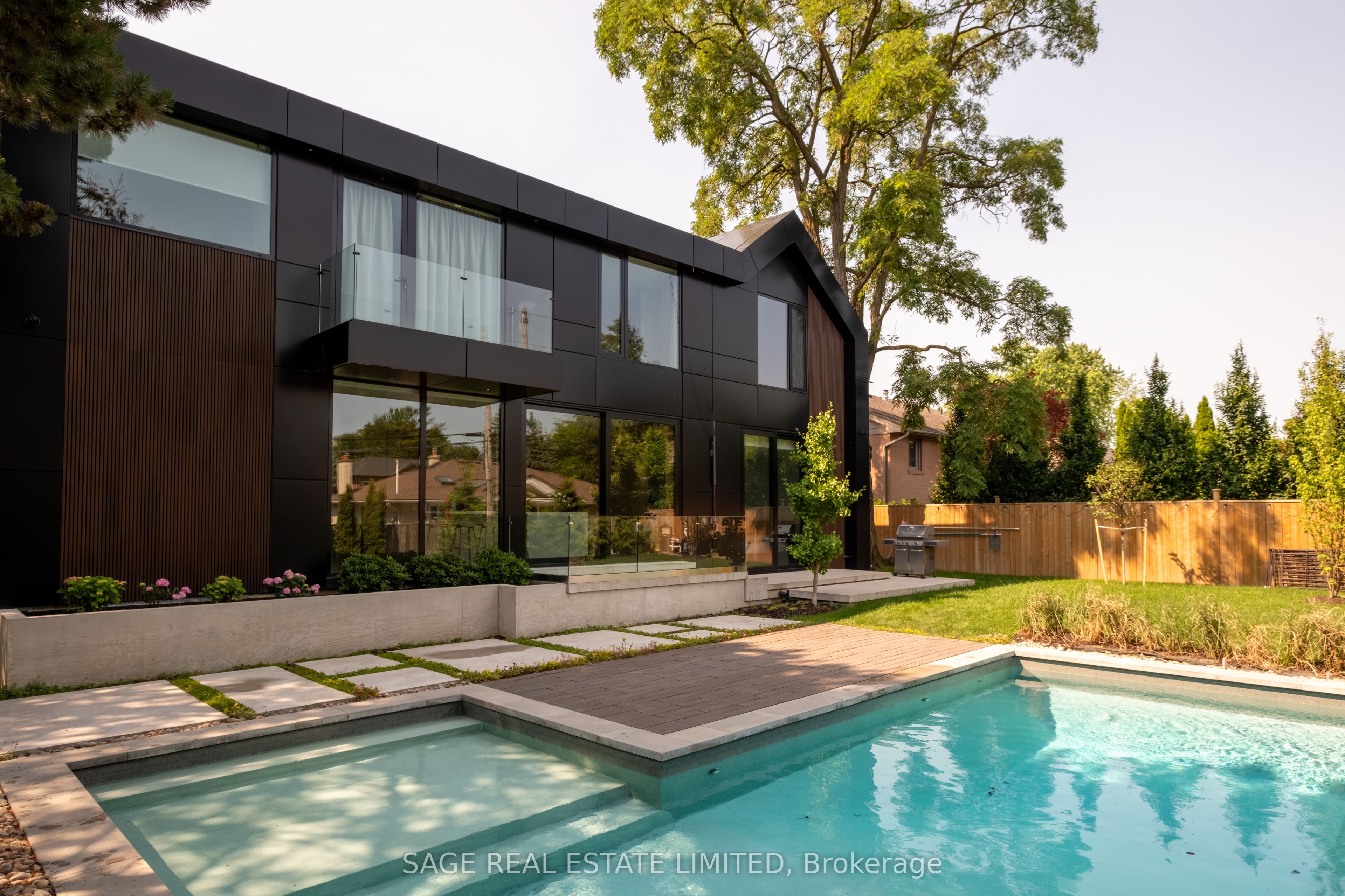 38 Ravensbourne Crescent Property Photo 47