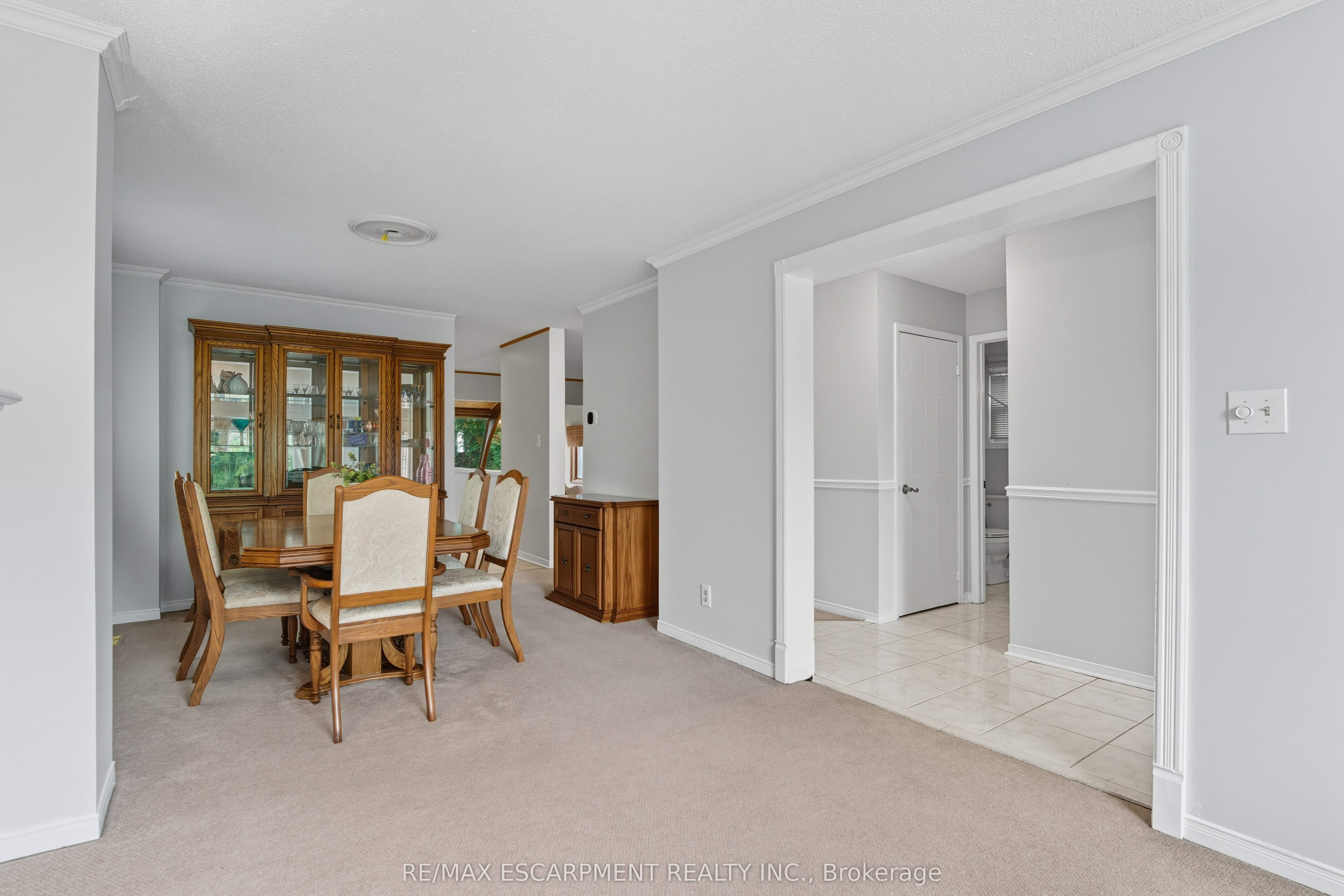 2425 Headon Forest Drive Property Photo 4