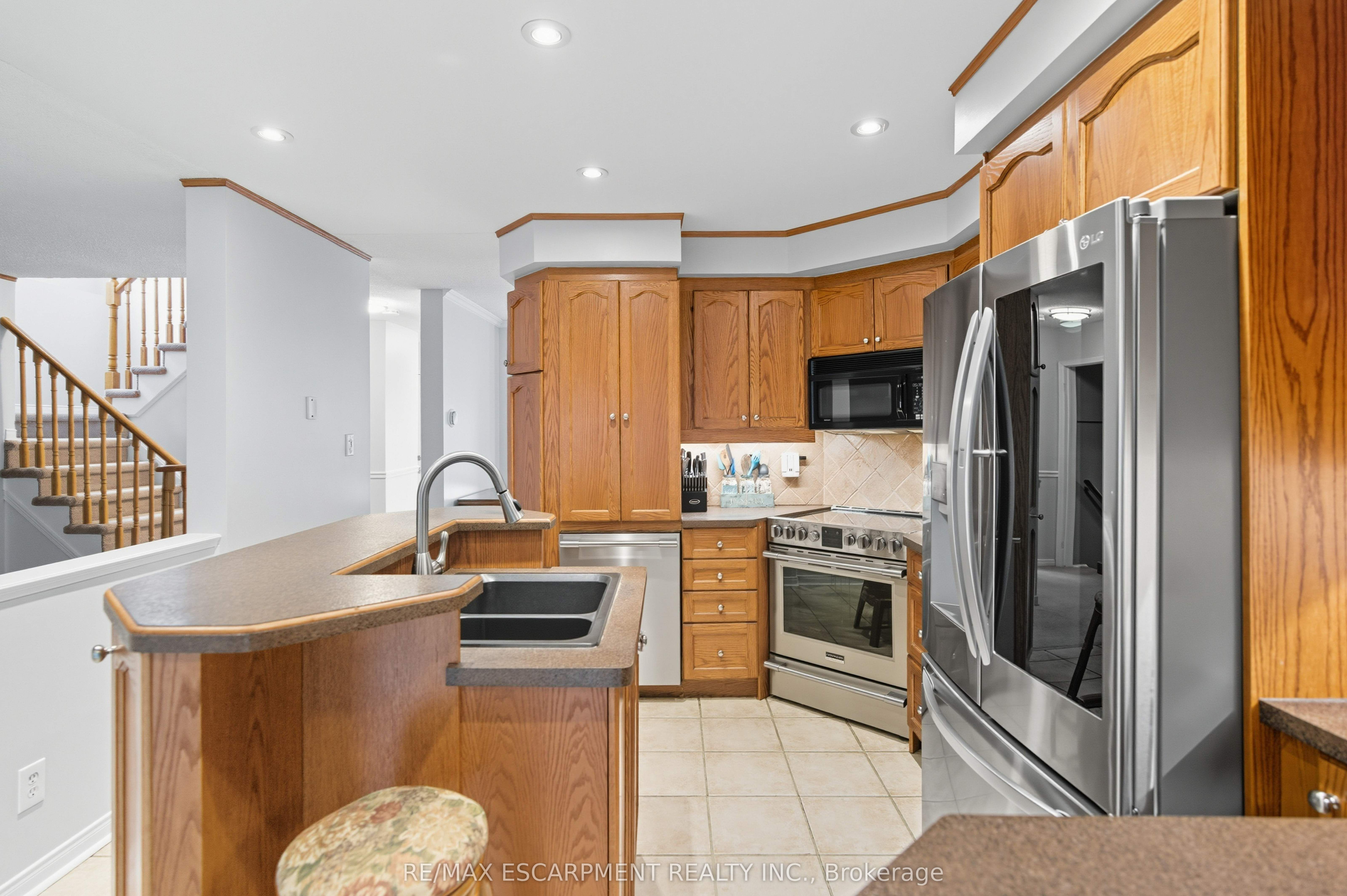 2425 Headon Forest Drive Property Photo 14