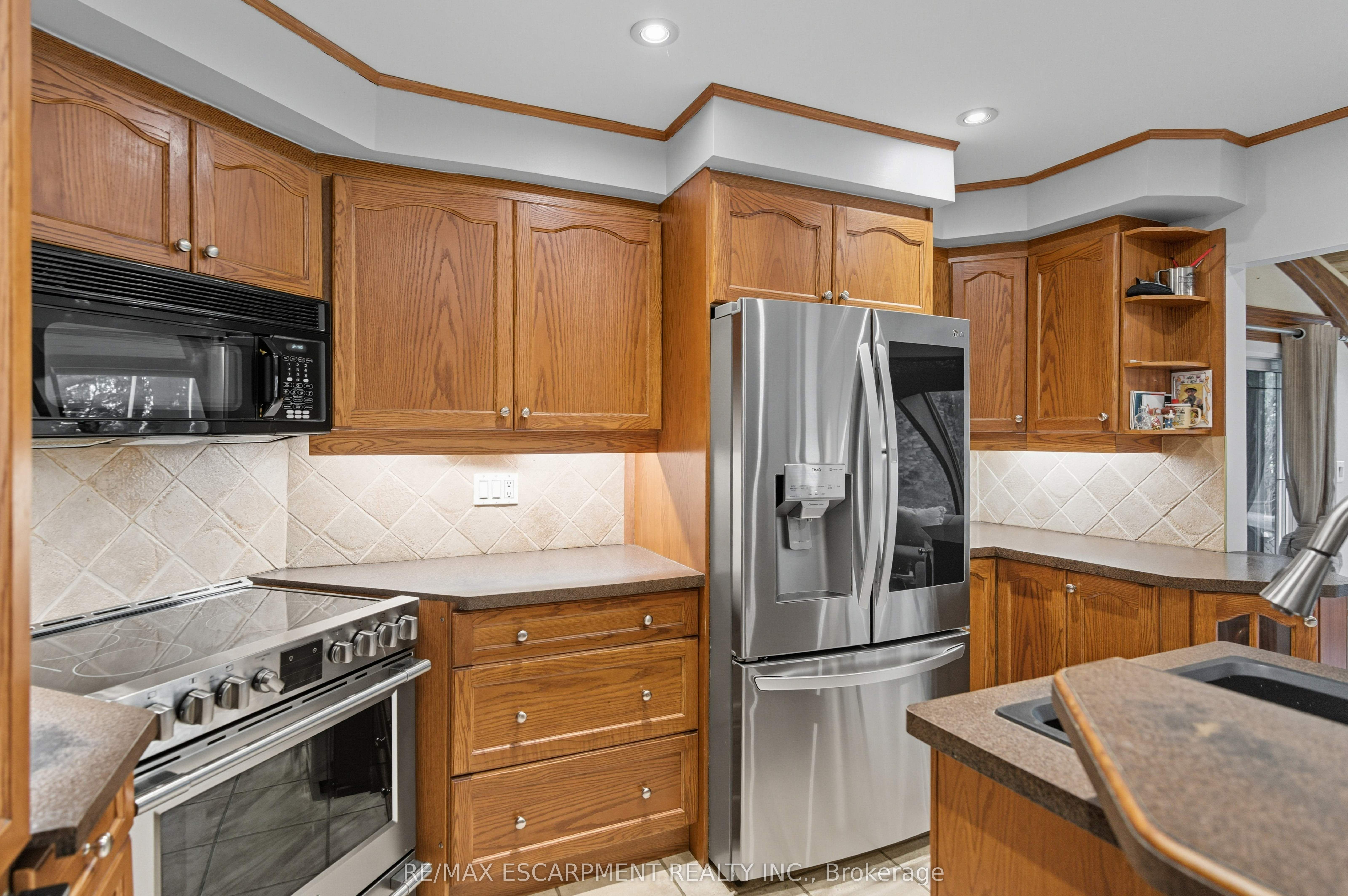 2425 Headon Forest Drive Property Photo 17