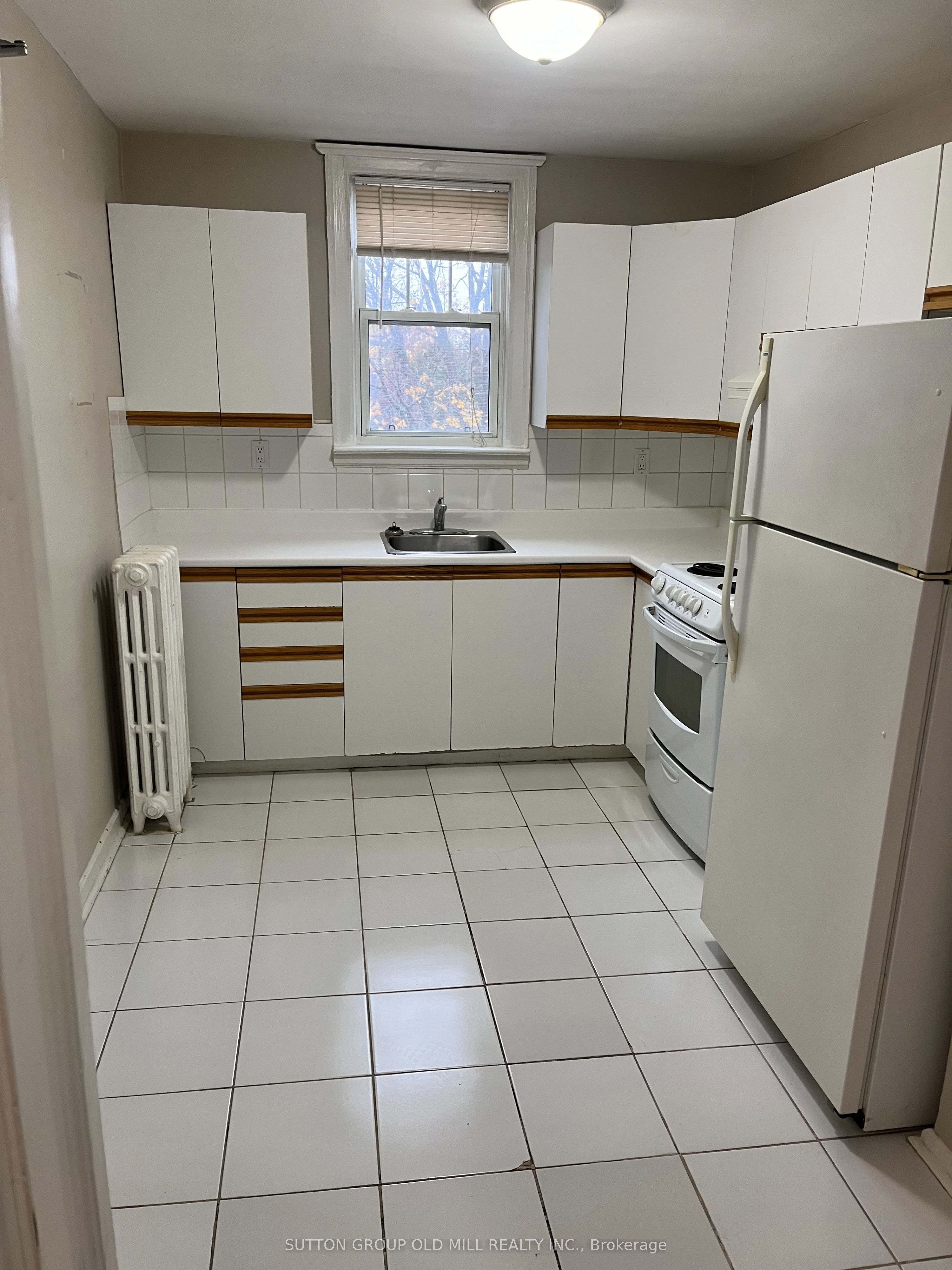 48 Emerald Crescent 4 Property Photo 2