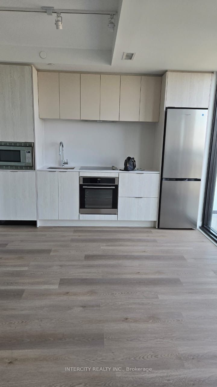 3009 Novar Road 1615 Property Photo 3