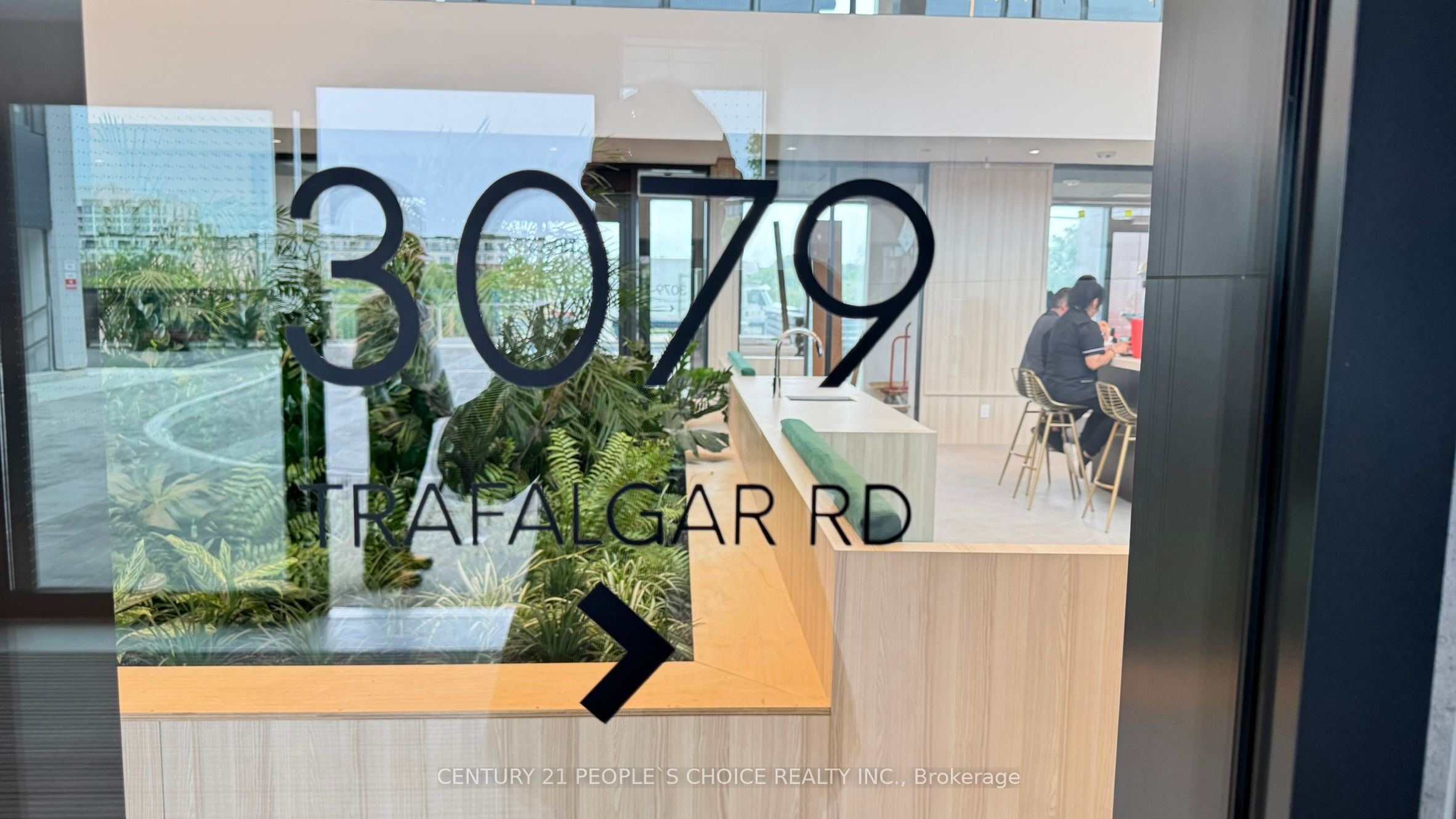 3079 Trafalgar Road 1803 Property Photo 3