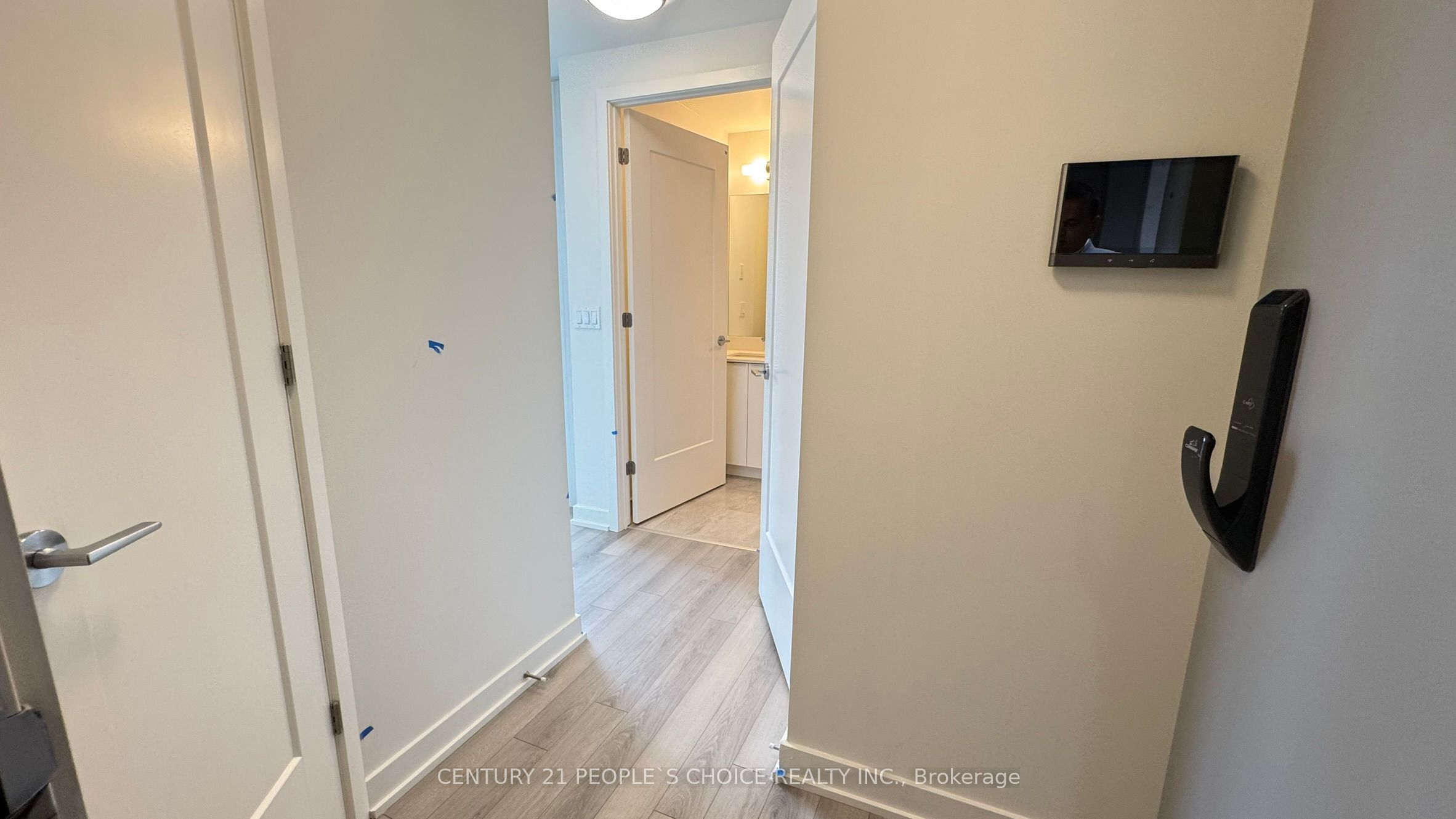 3079 Trafalgar Road 1803 Property Photo 10