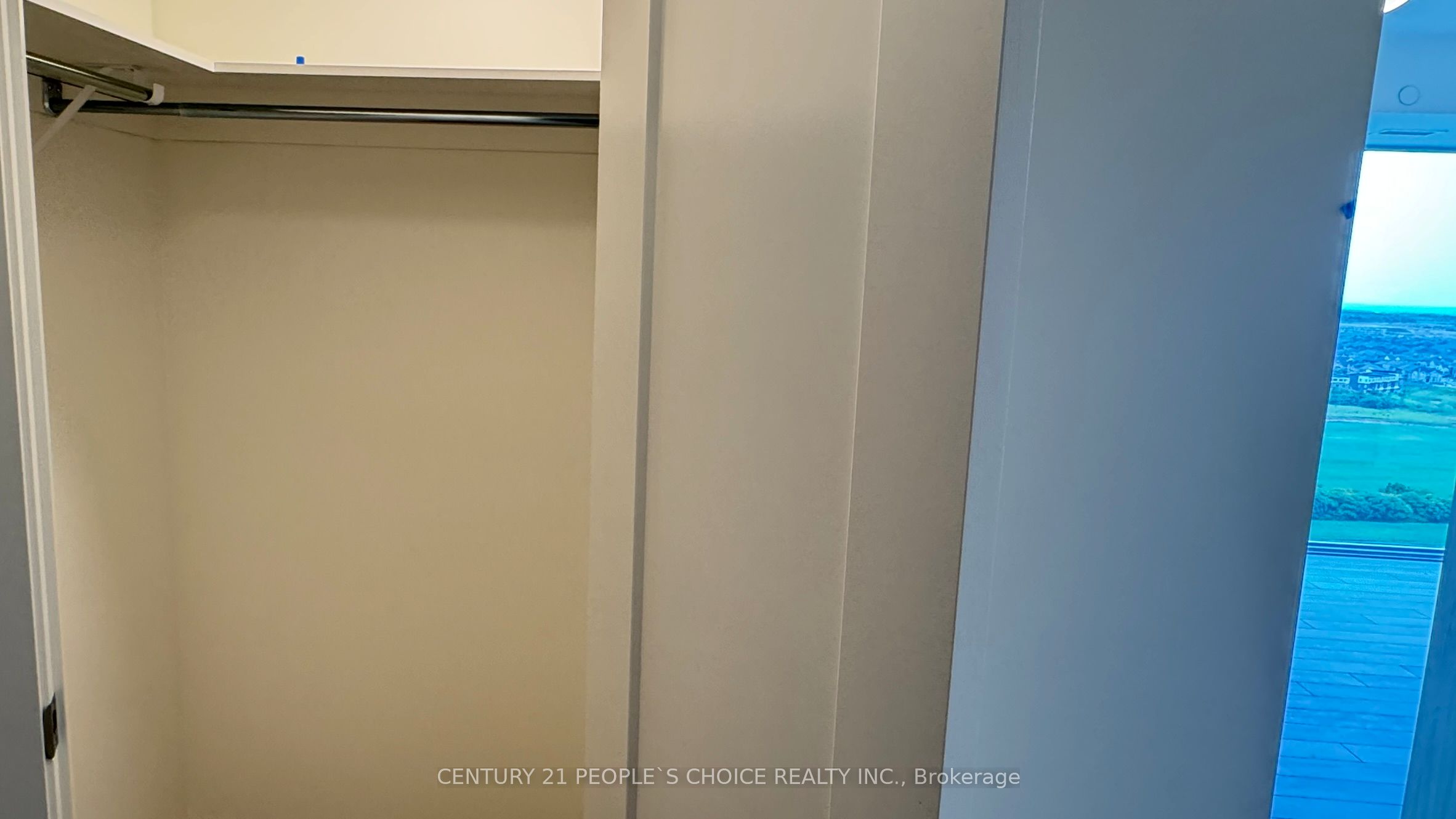 3079 Trafalgar Road 1803 Property Photo 12