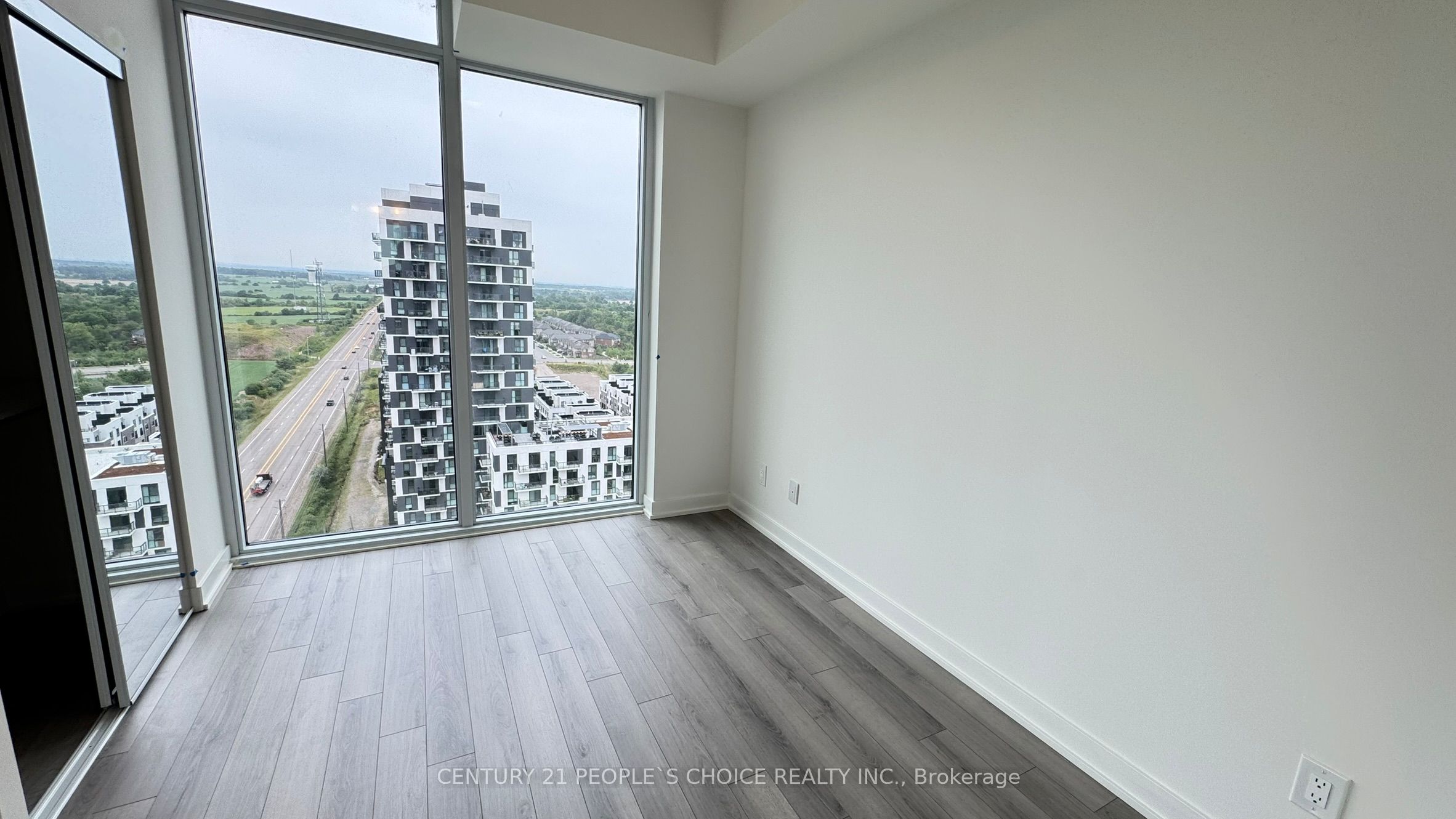 3079 Trafalgar Road 1803 Property Photo 27