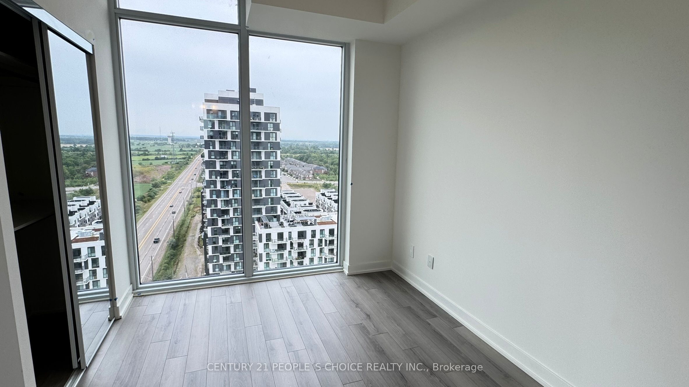 3079 Trafalgar Road 1803 Property Photo 28