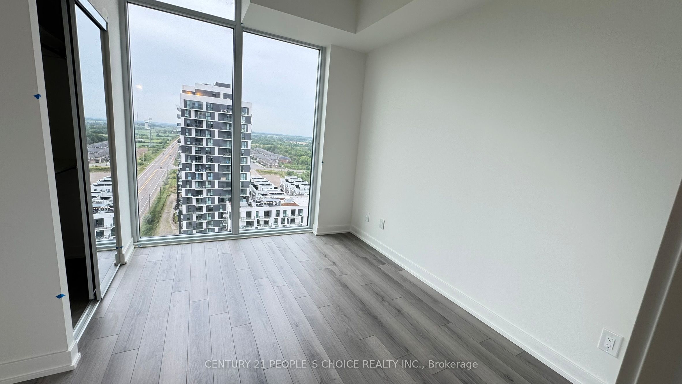 3079 Trafalgar Road 1803 Property Photo 32