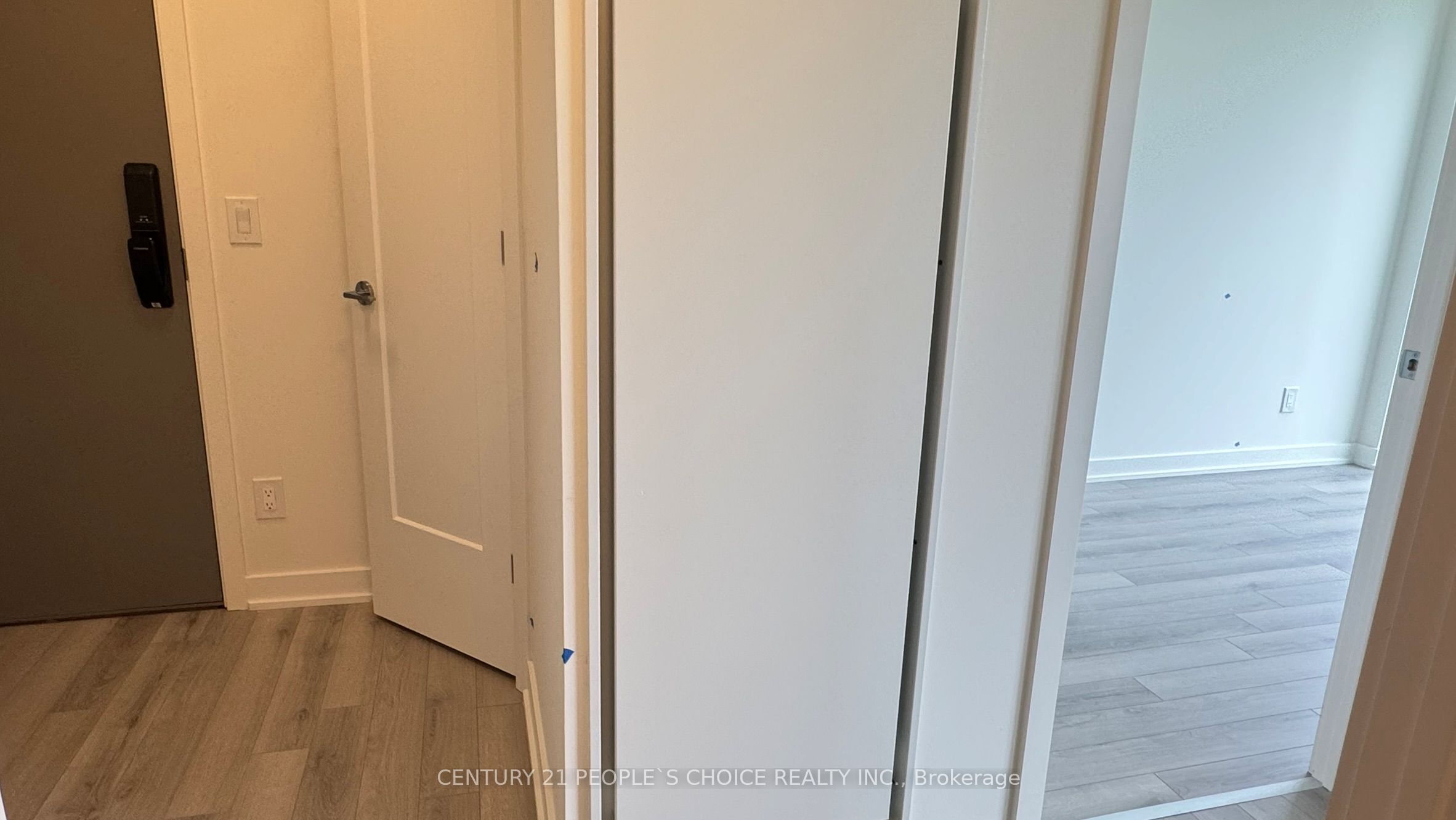 3079 Trafalgar Road 1803 Property Photo 34