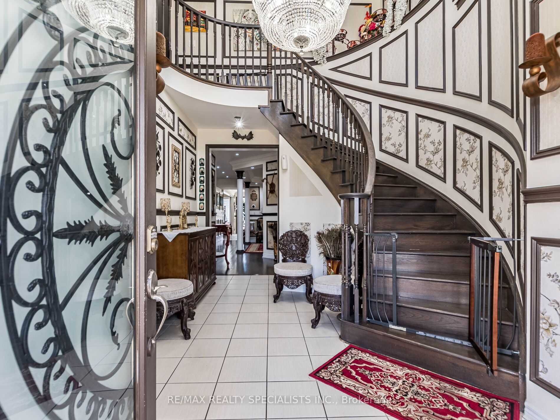 68 Antibes Drive Property Photo 4