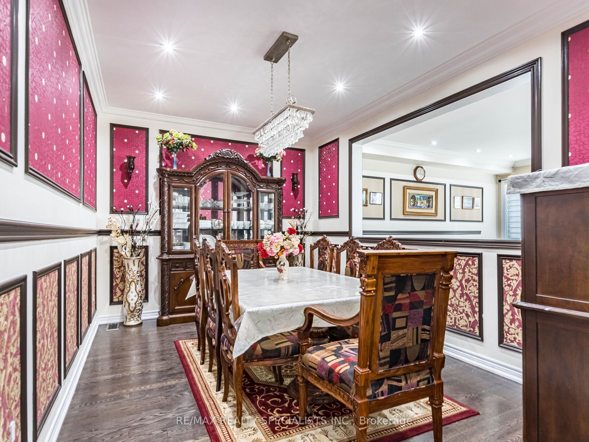 68 Antibes Drive Property Photo 10