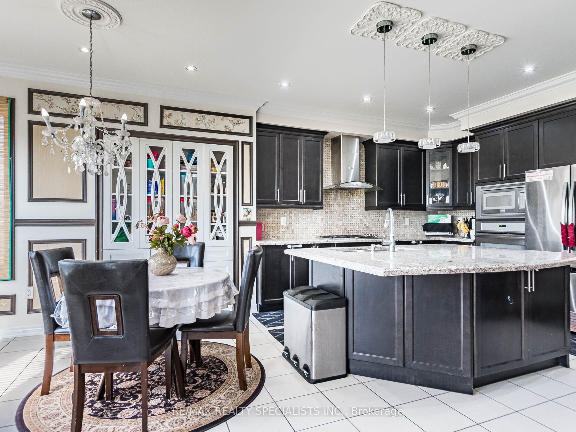 68 Antibes Drive Property Photo 16