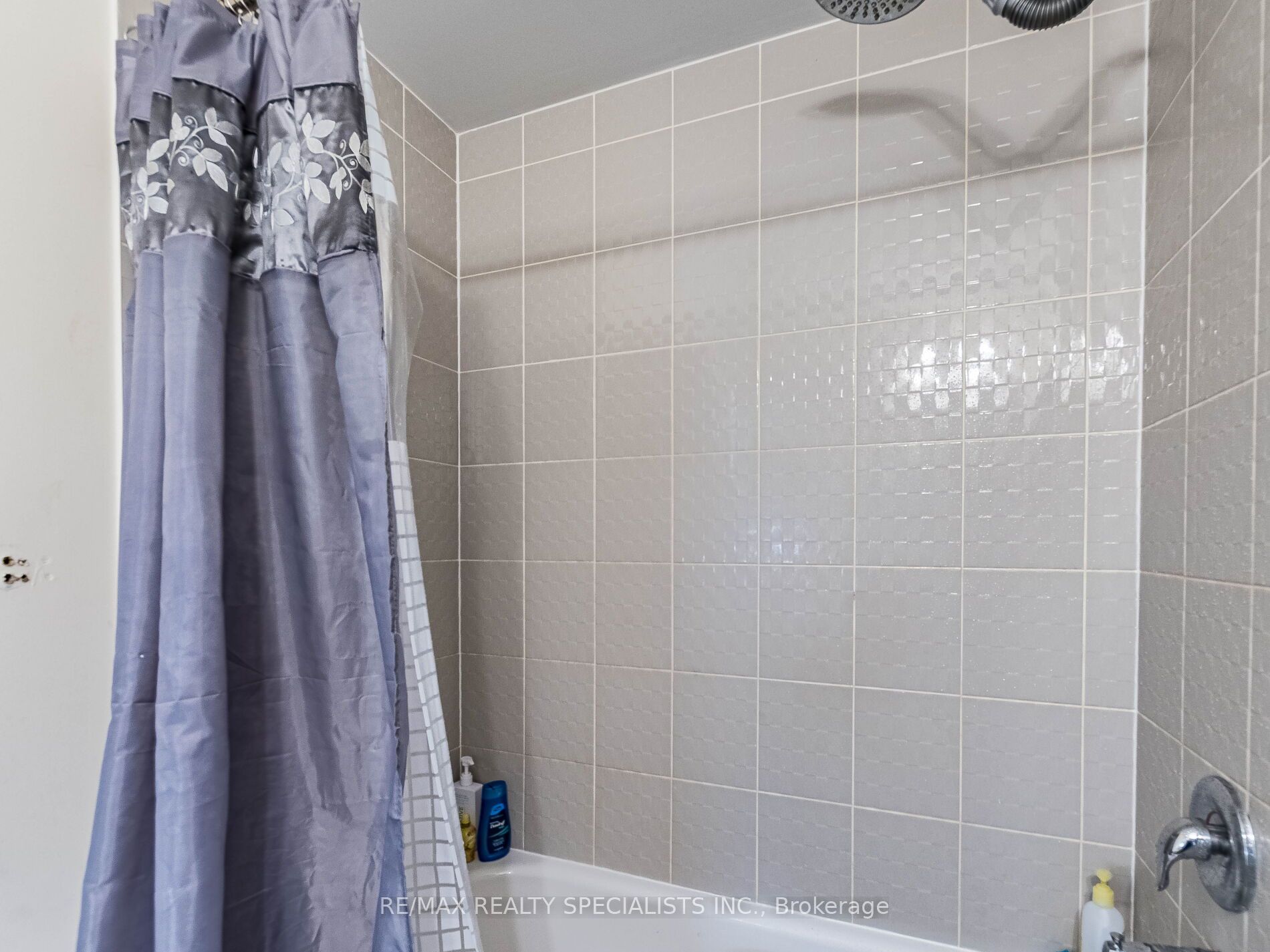 68 Antibes Drive Property Photo 32