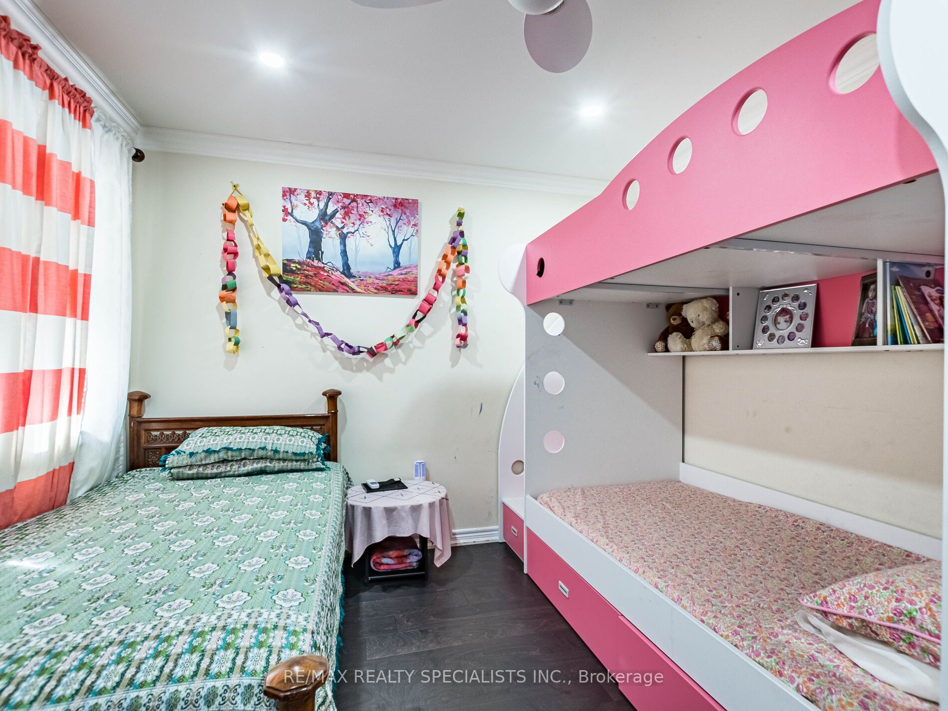 68 Antibes Drive Property Photo 34