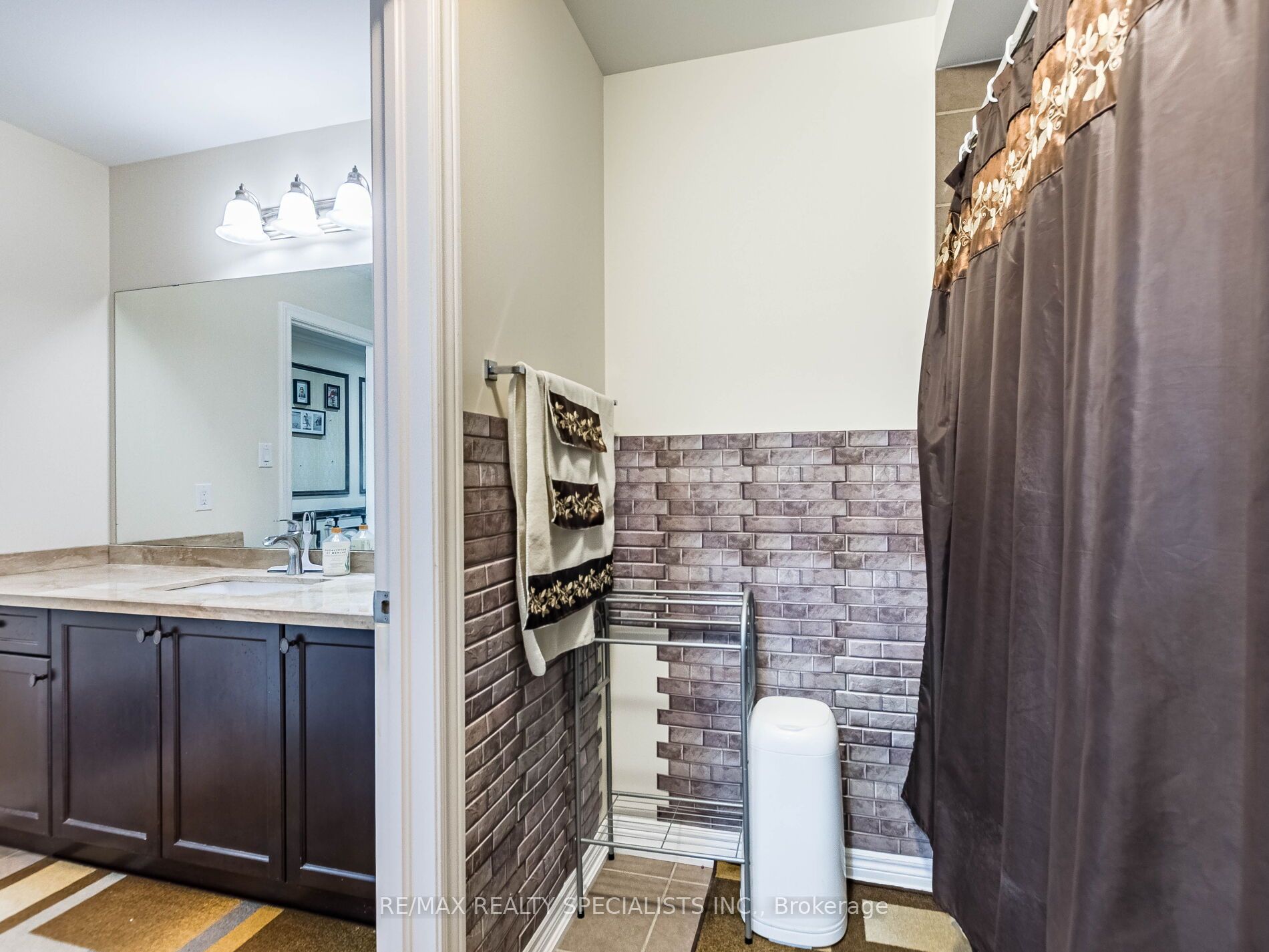 68 Antibes Drive Property Photo 35